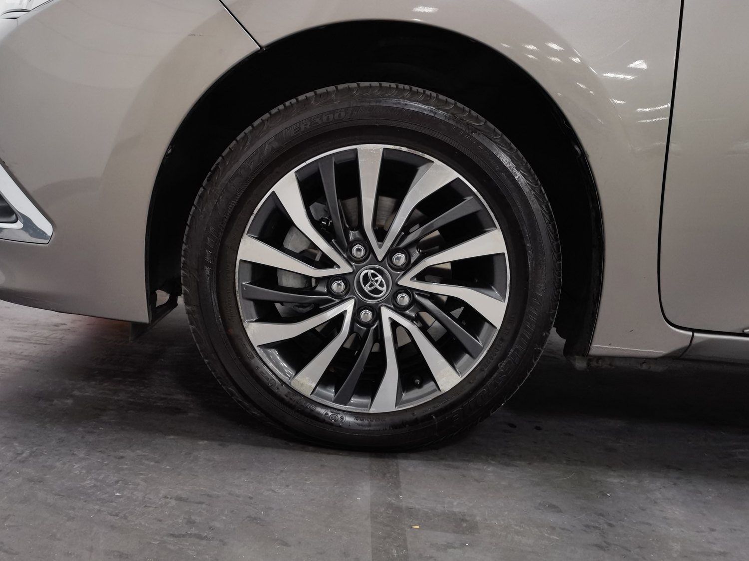Used Toyota Corolla 2016 1.8 AT