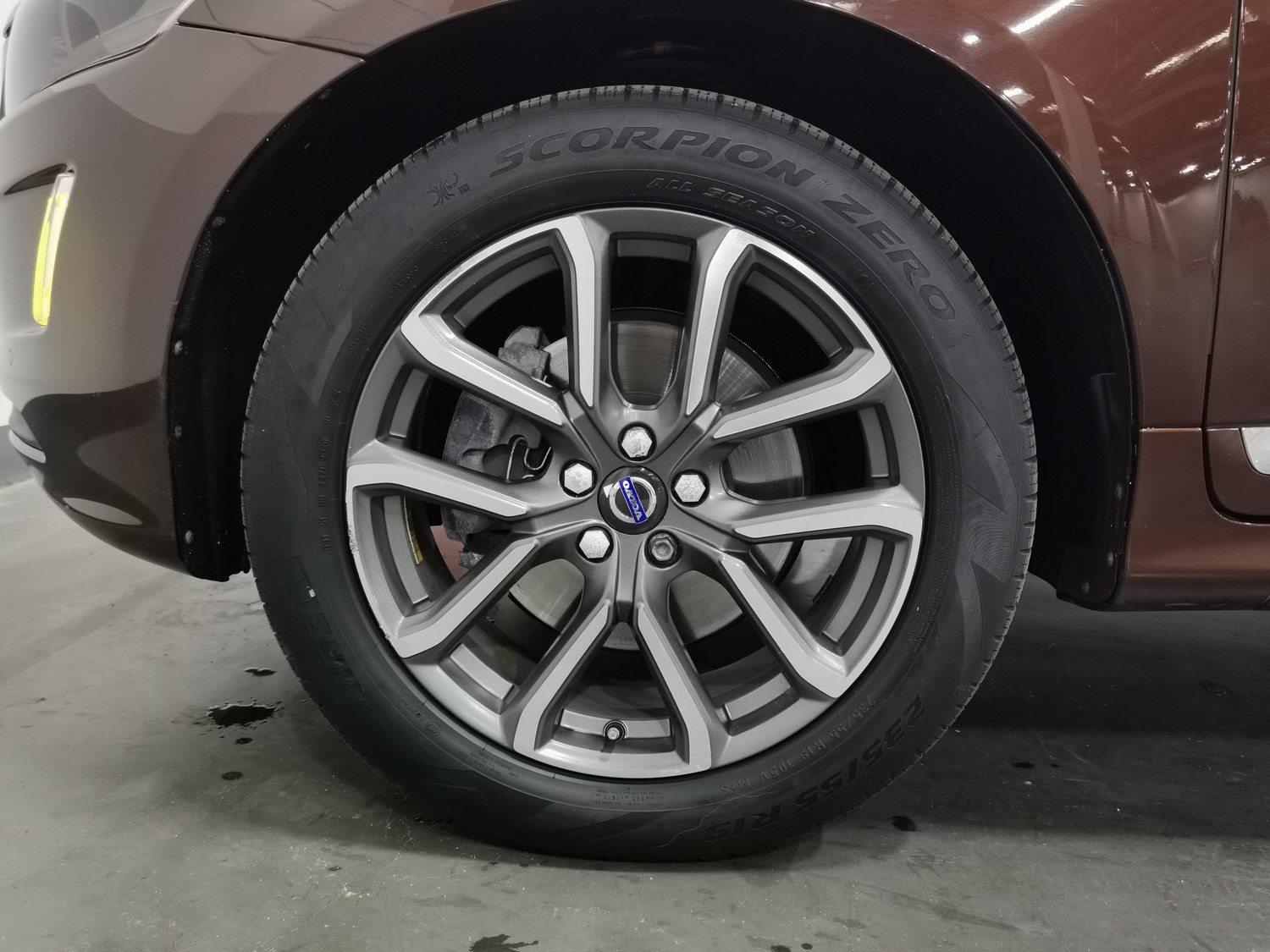 Used Volvo XC60 2015 2.0 AT