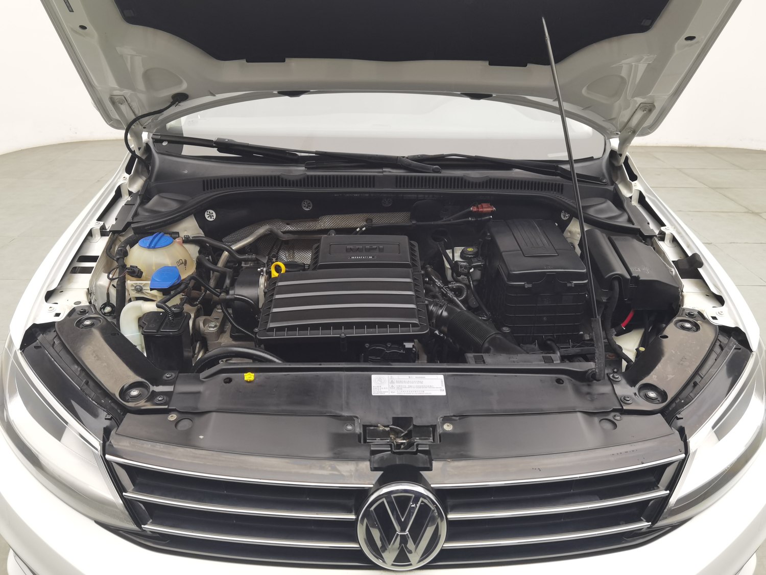Used Volkswagen Sagitar 2015 1.6 AT