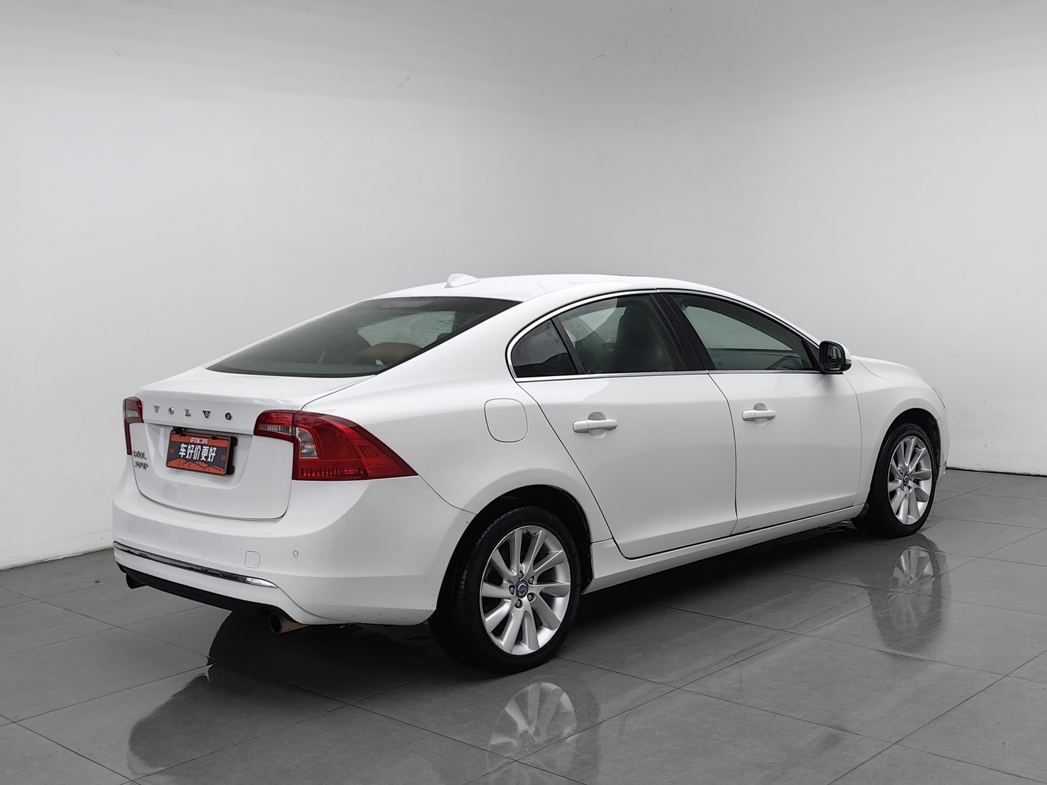 Used Volvo S60 2015 2.0 AT