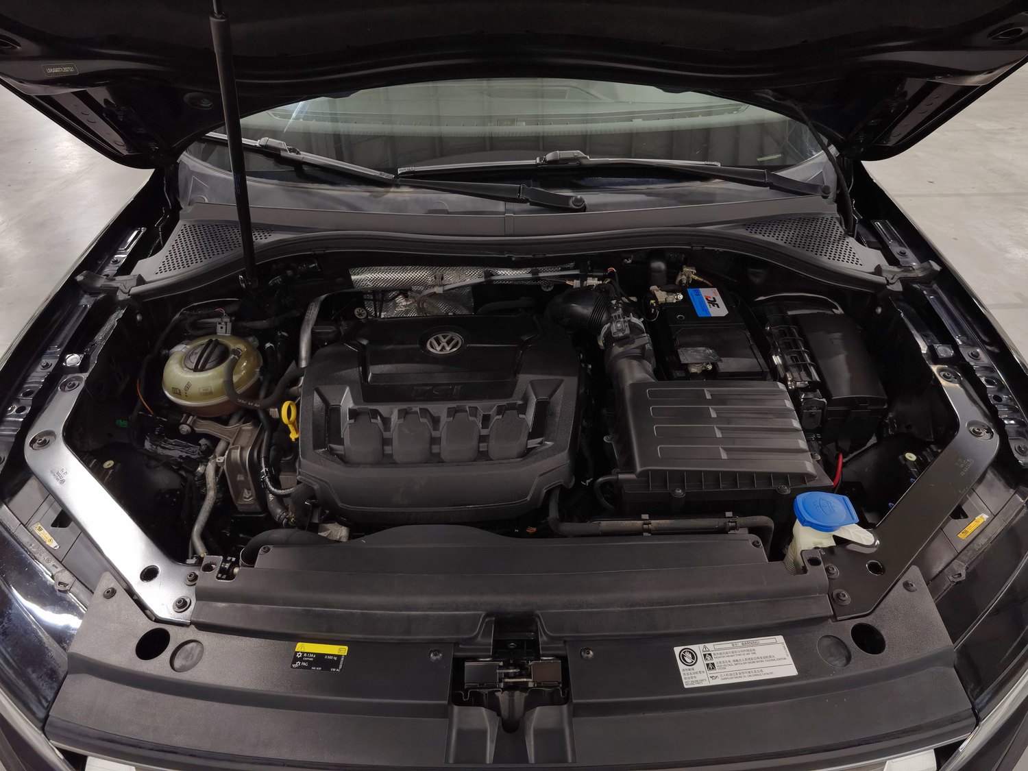 Used Volkswagen Tiguan L 2019 2.0 AT