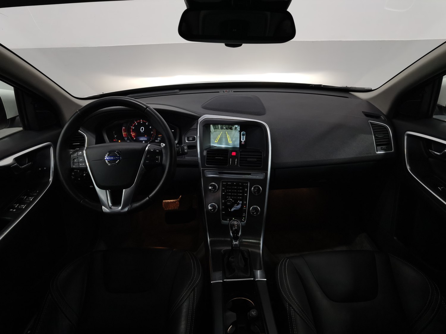 Used Volvo XC60 2016 2.0 AT