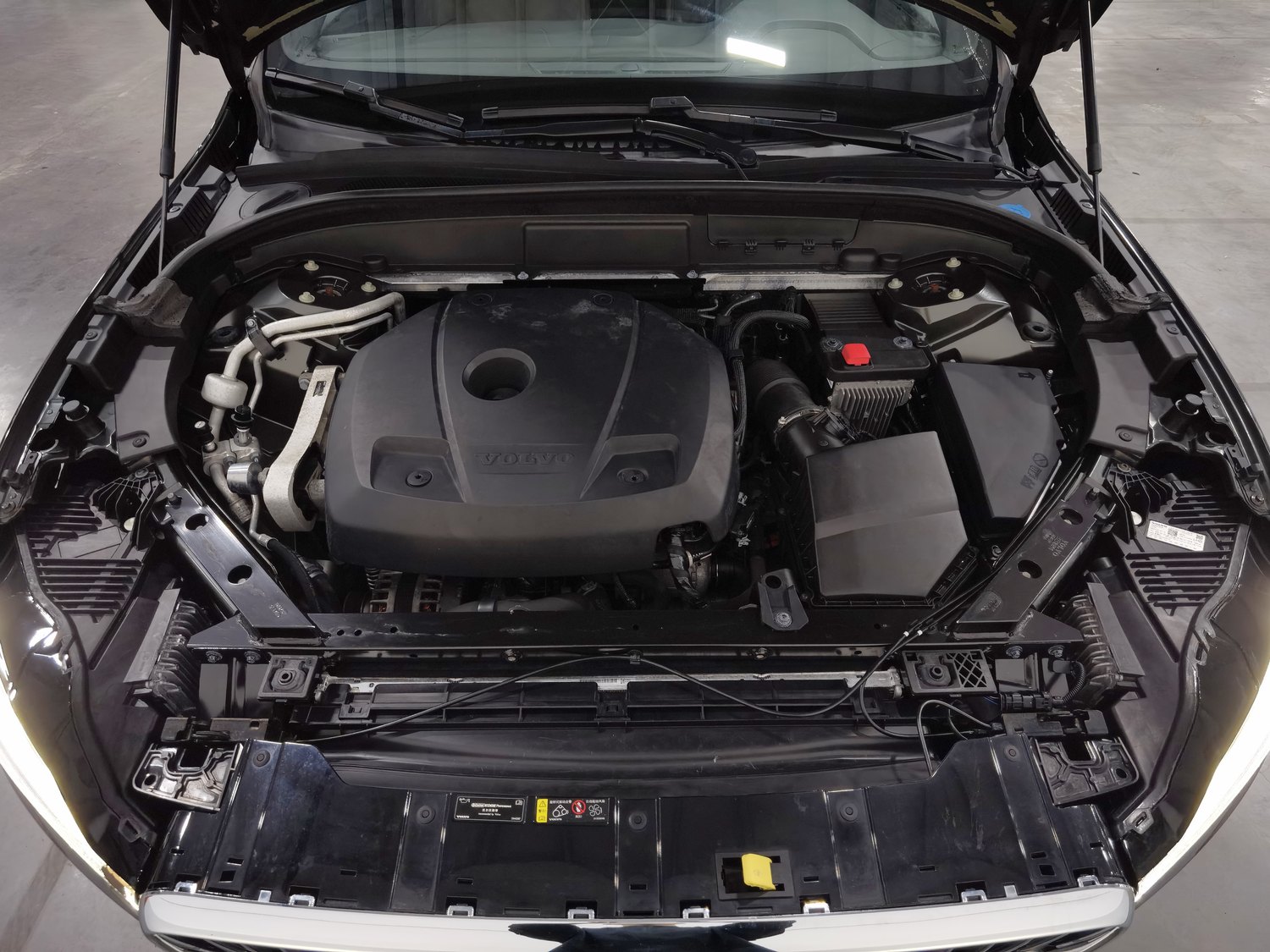 Used Volvo XC60 2021 2.0 AT