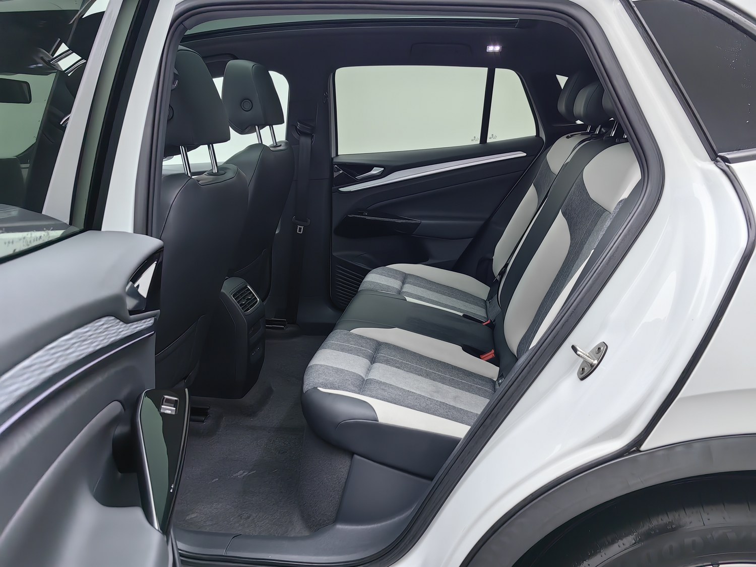 Used Volkswagen ID.4 CROZZ 2024