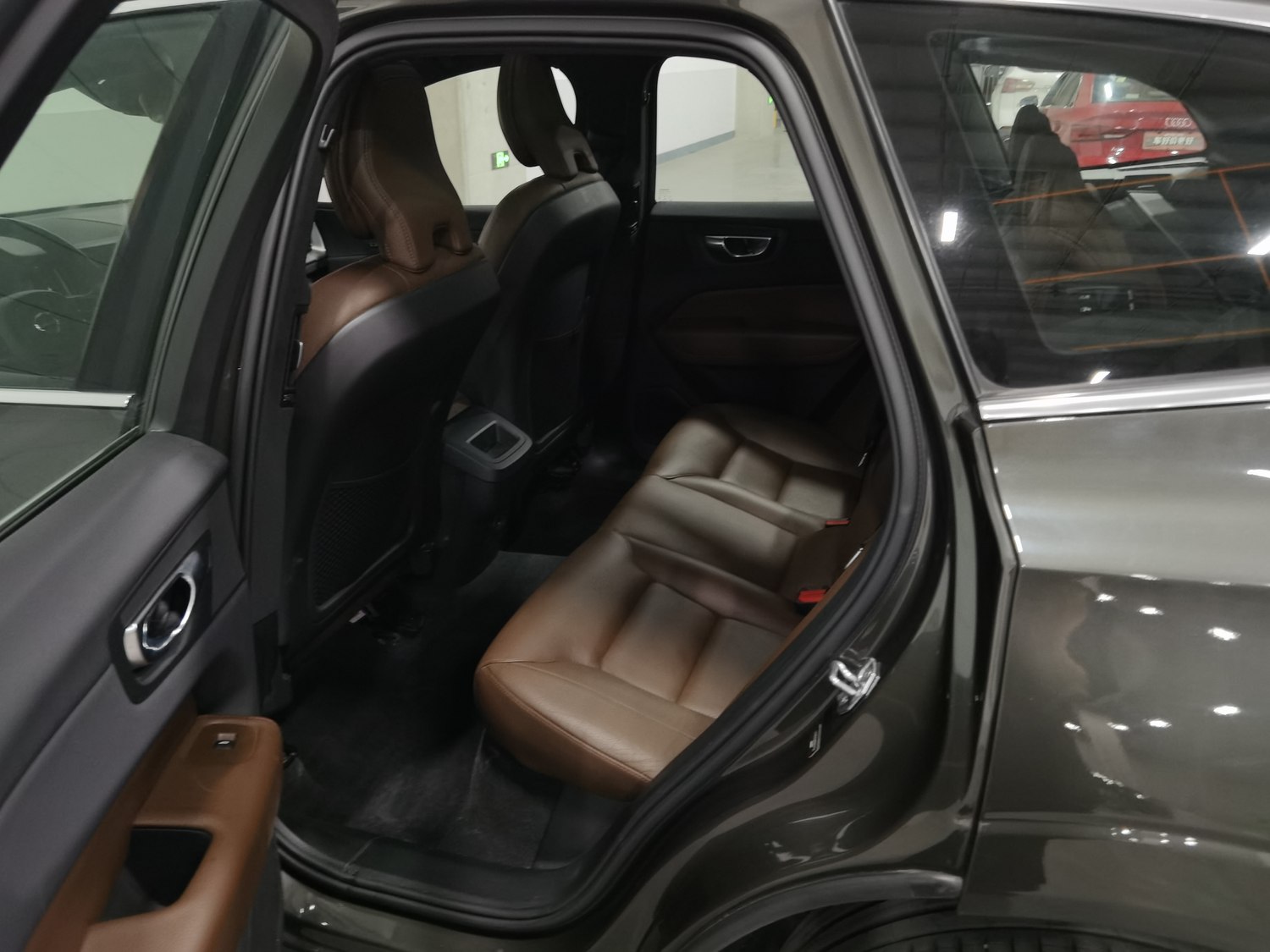 Used Volvo XC60 2021 2.0 AT