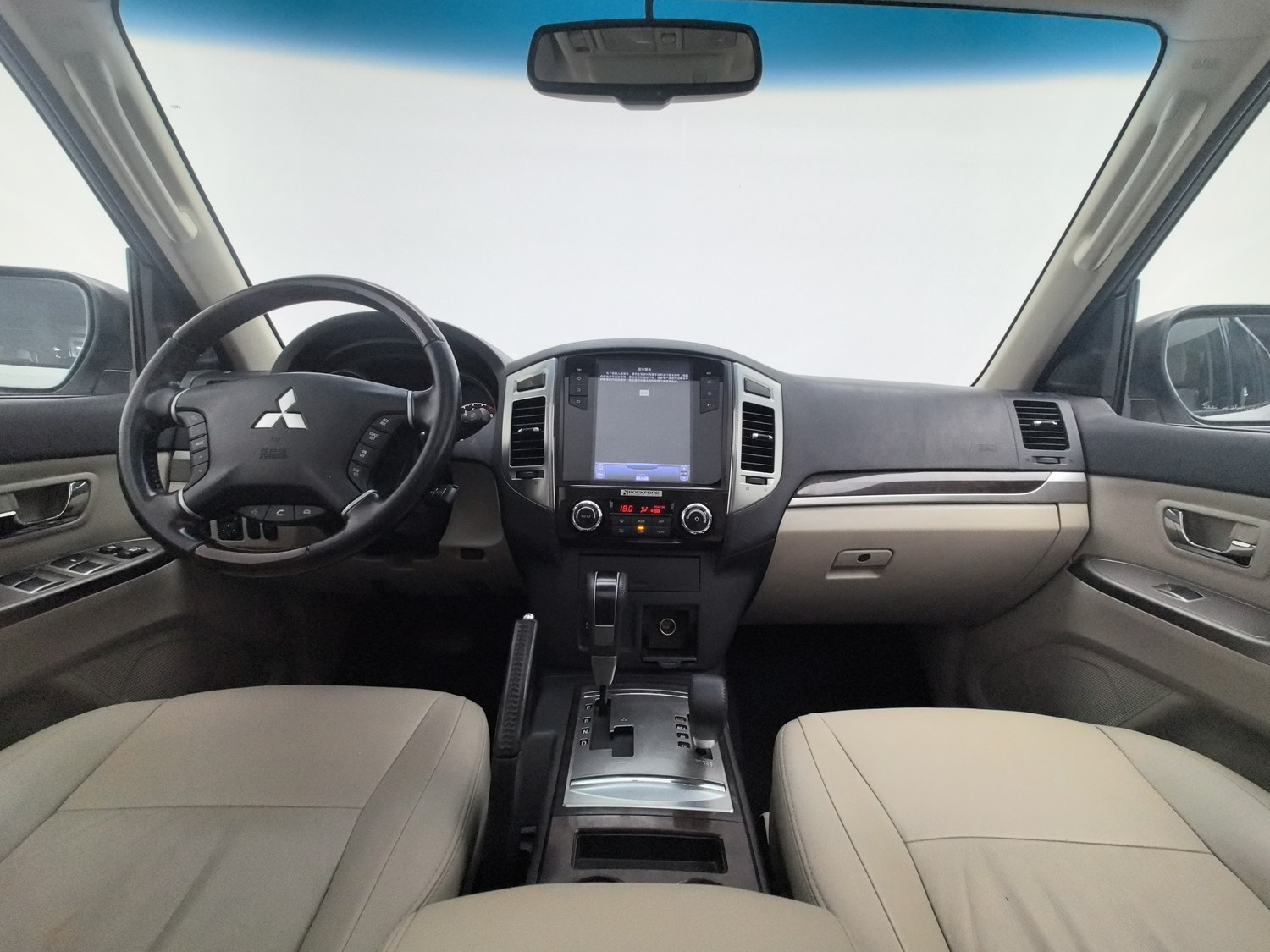 Used Mitsubishi Pajero (Imported) 2018 3.8 AT