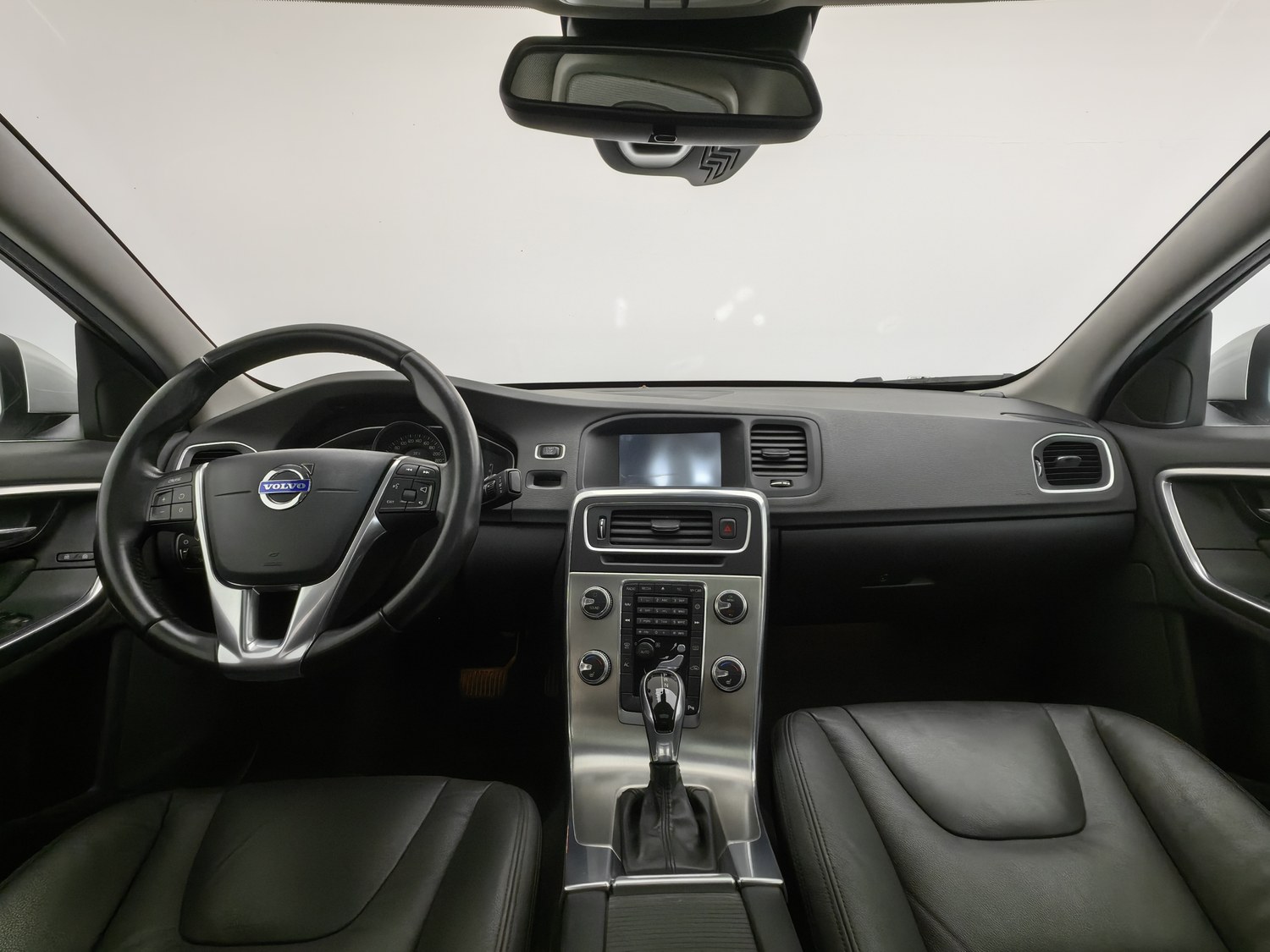 Used Volvo S60 2015 2.0 AT