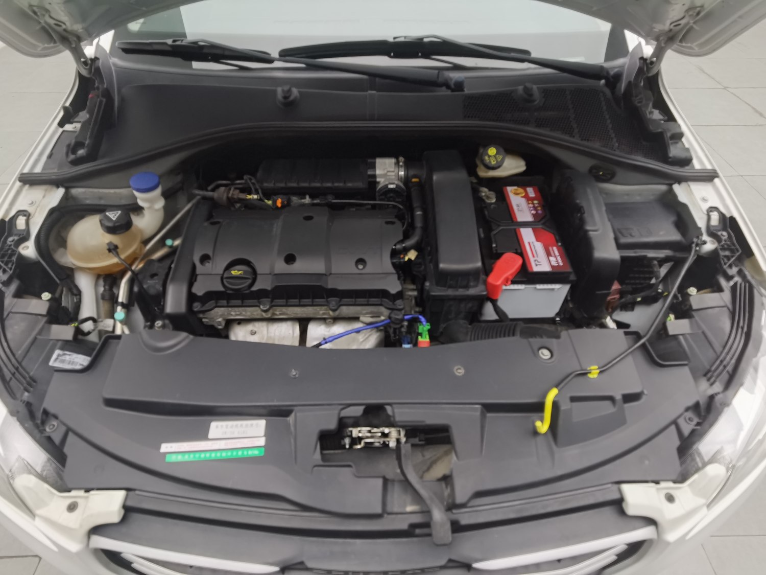 Used Peugeot 301 2016 1.6 AT