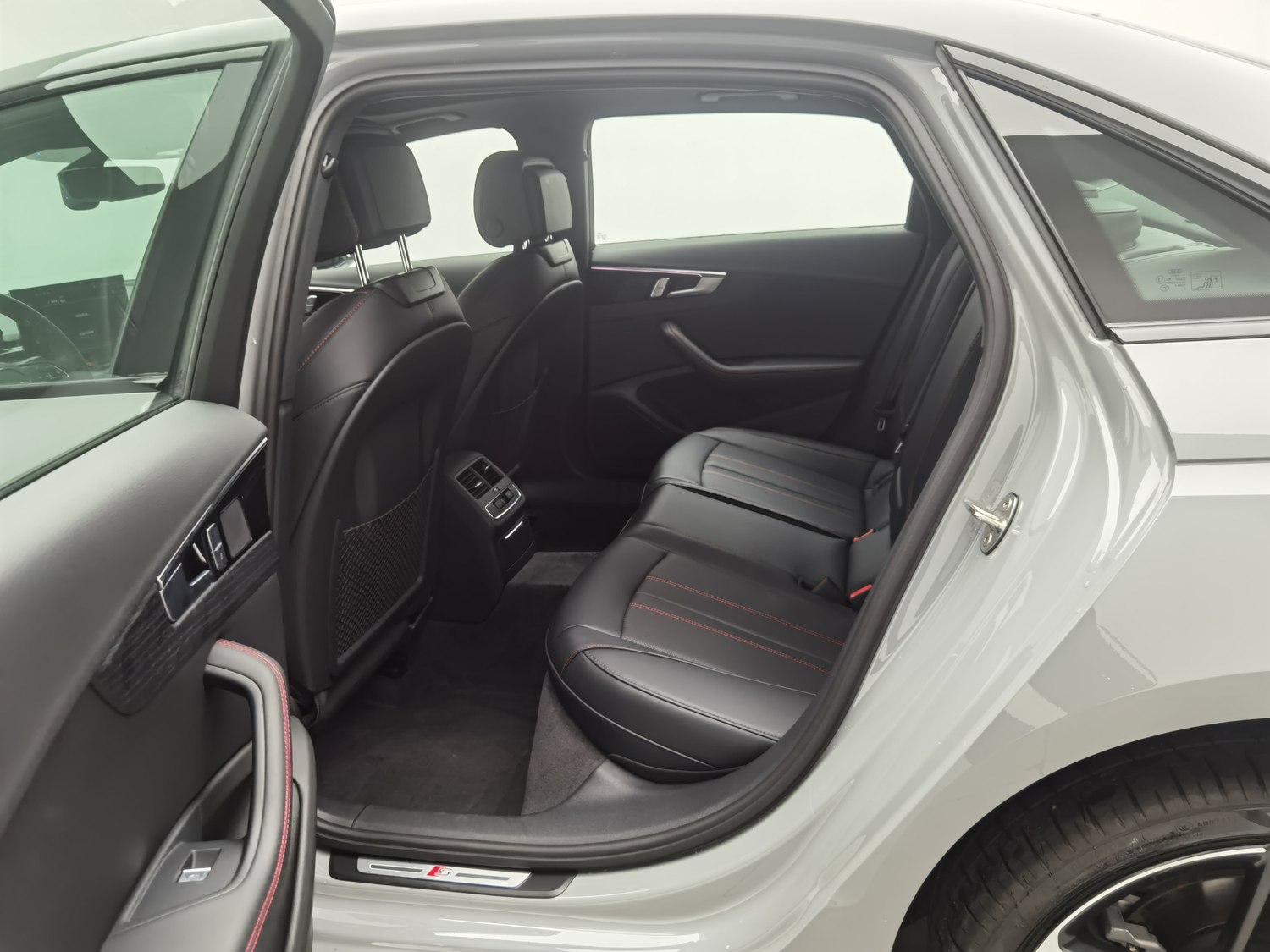 Used Audi A4L 2025 2.0 AT