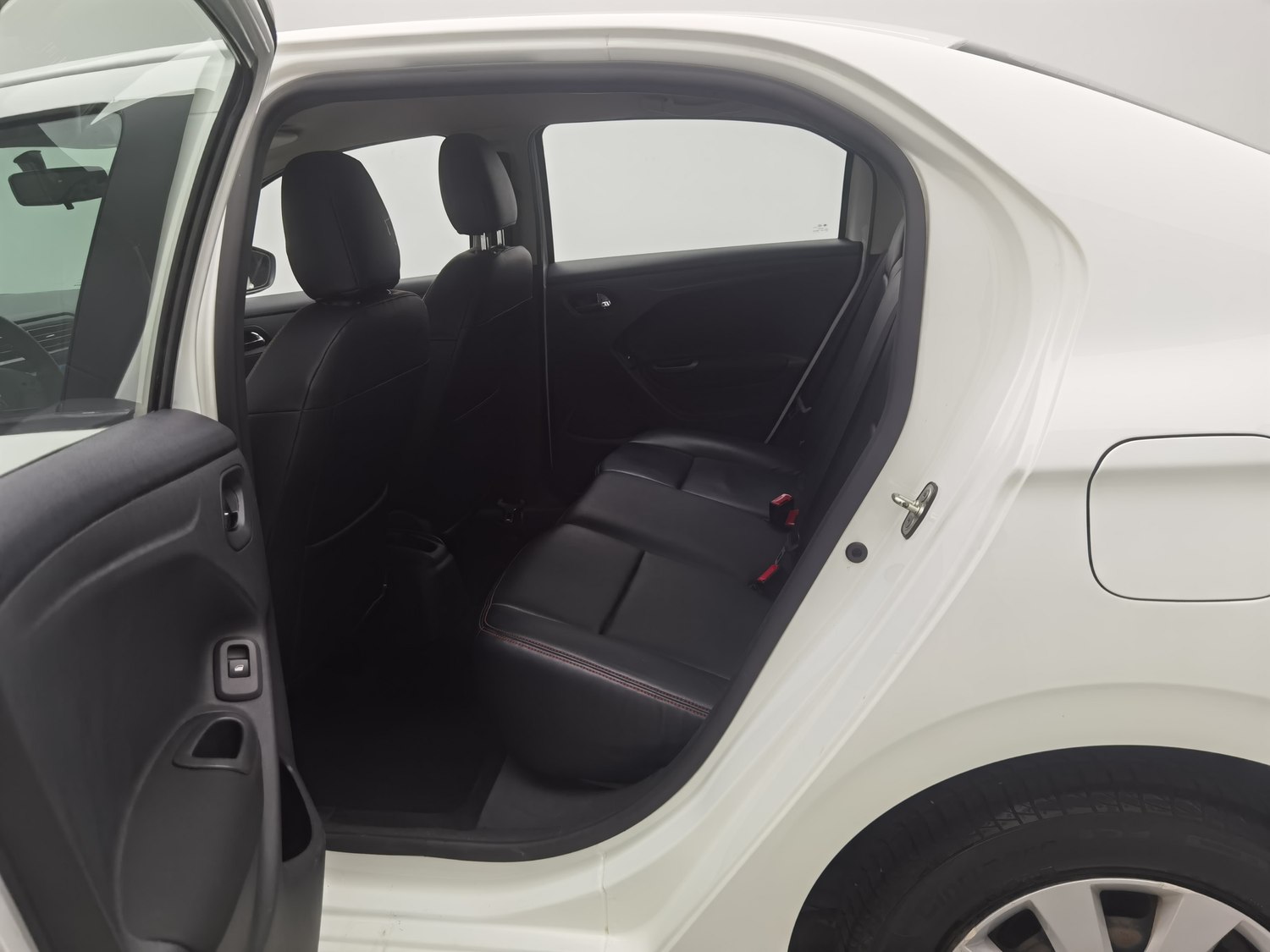 Used Peugeot 301 2016 1.6 AT