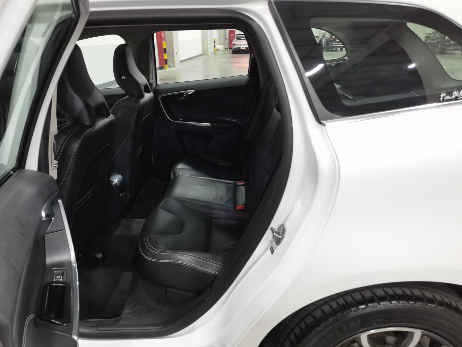Used Volvo XC60 2016 2.0 AT