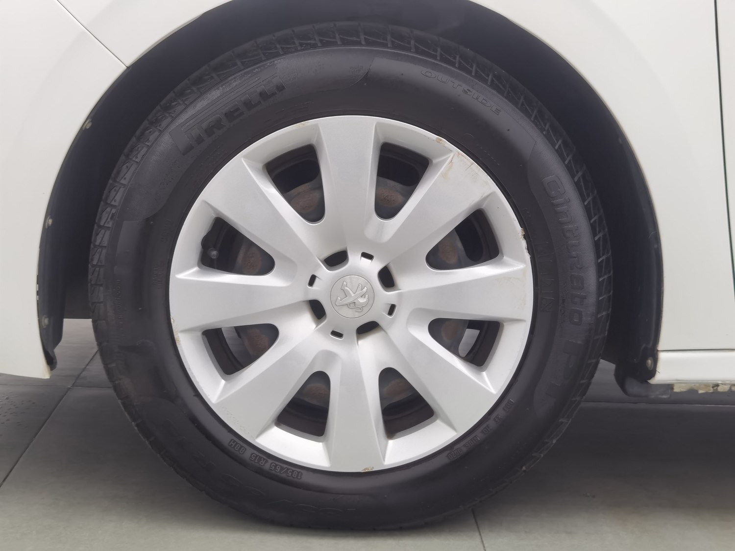 Used Peugeot 301 2016 1.6 AT