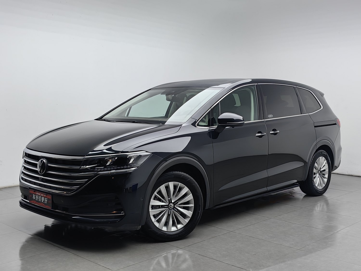 Used Volkswagen Viloran 2024 2.0 AT