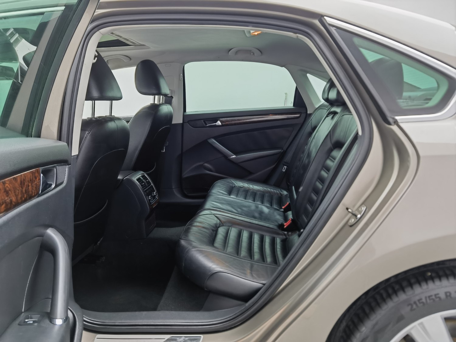 Used Volkswagen Passat 2011 1.8 AT
