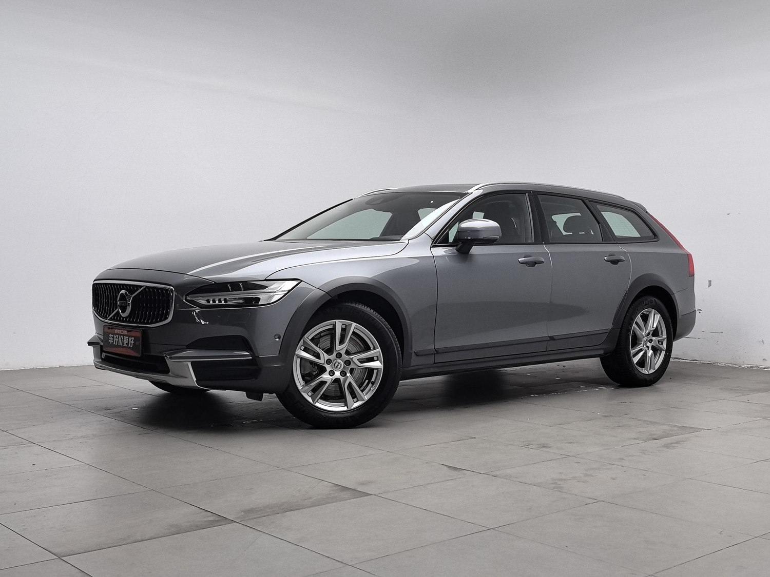 Used Volvo V90 2017 2.0 AT
