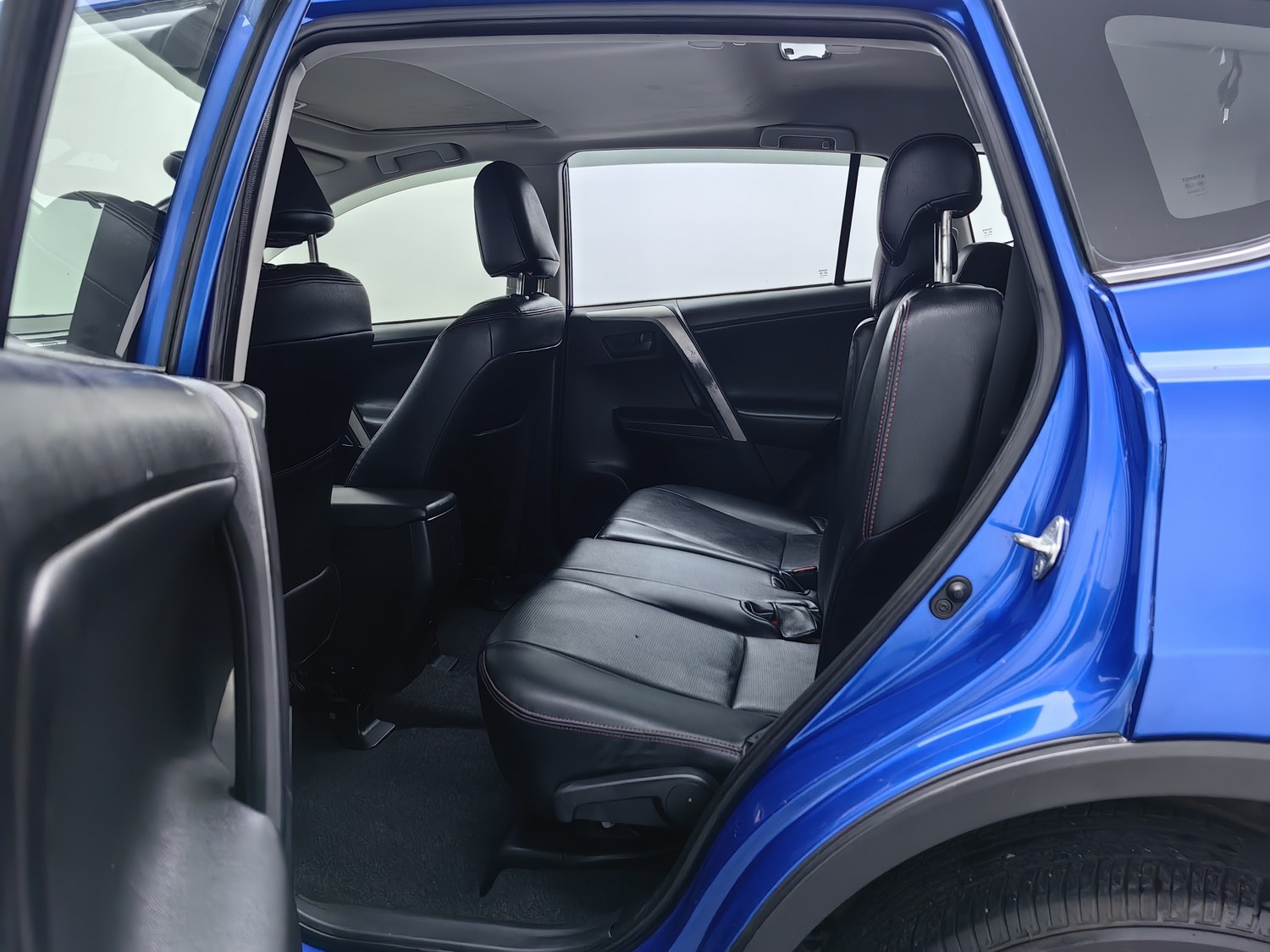 Used Toyota RAV4 2016 2.0 AT
