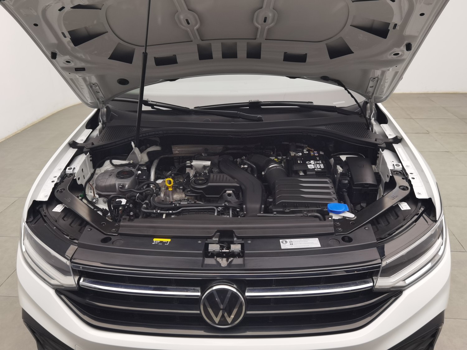Used Volkswagen Tiguan L 2024 1.5 AT