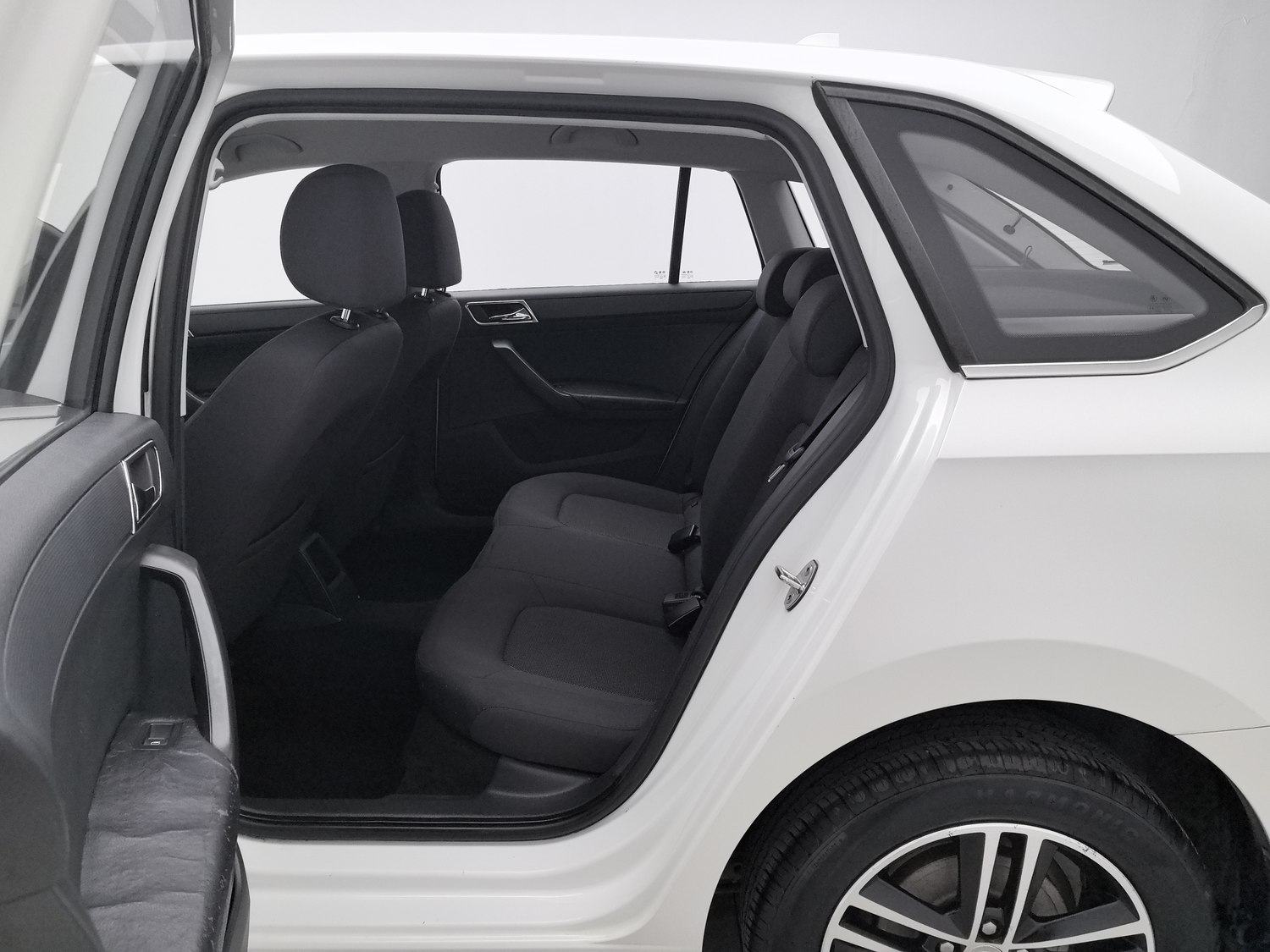 Used Skoda Rapid Spaceback 2016 1.4 MT