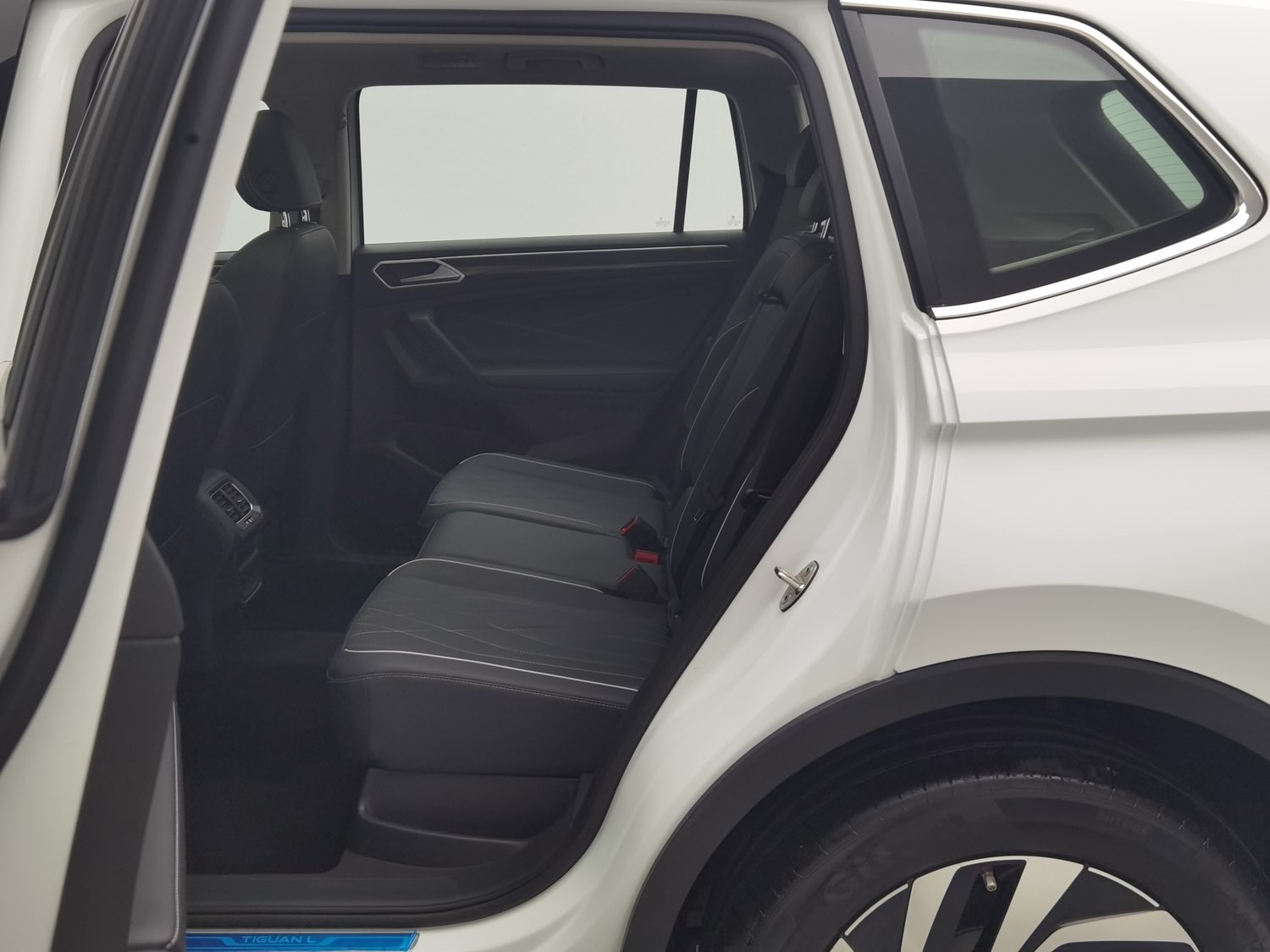 Used Volkswagen Tiguan L 2024 1.5 AT