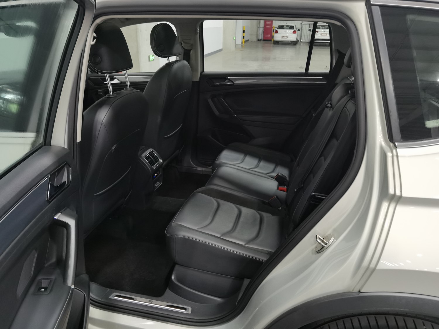 Used Volkswagen Tiguan L 2021 2.0 AT