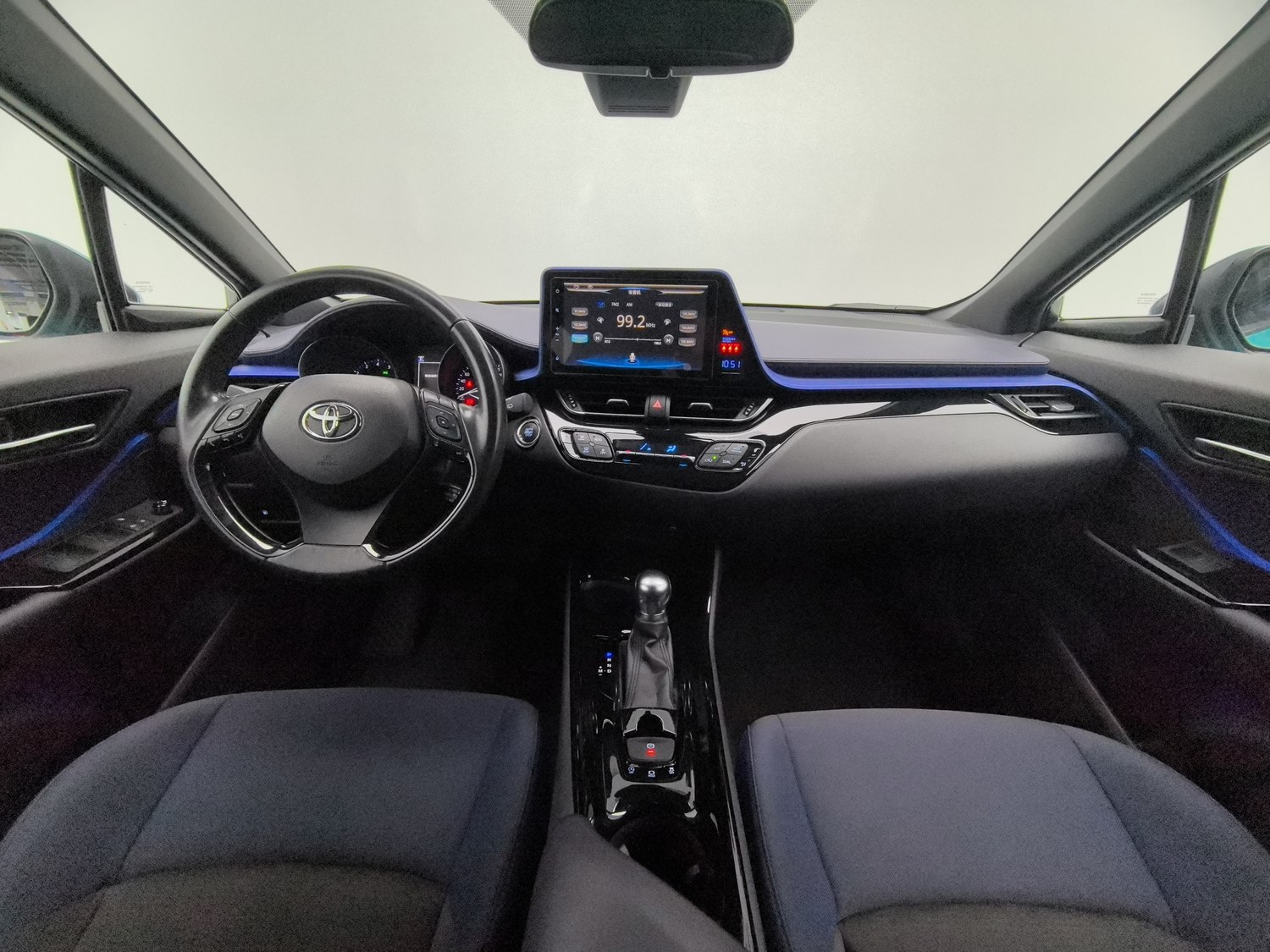 Used Toyota C-HR 2018 2.0 AT