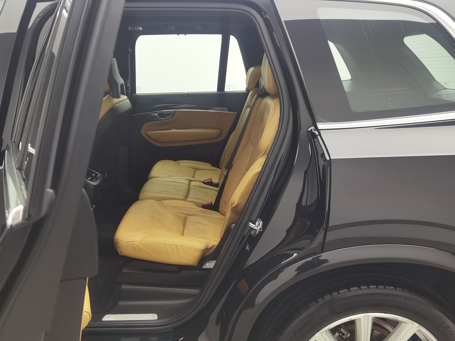 Used Volvo XC90 2017 2.0 AT