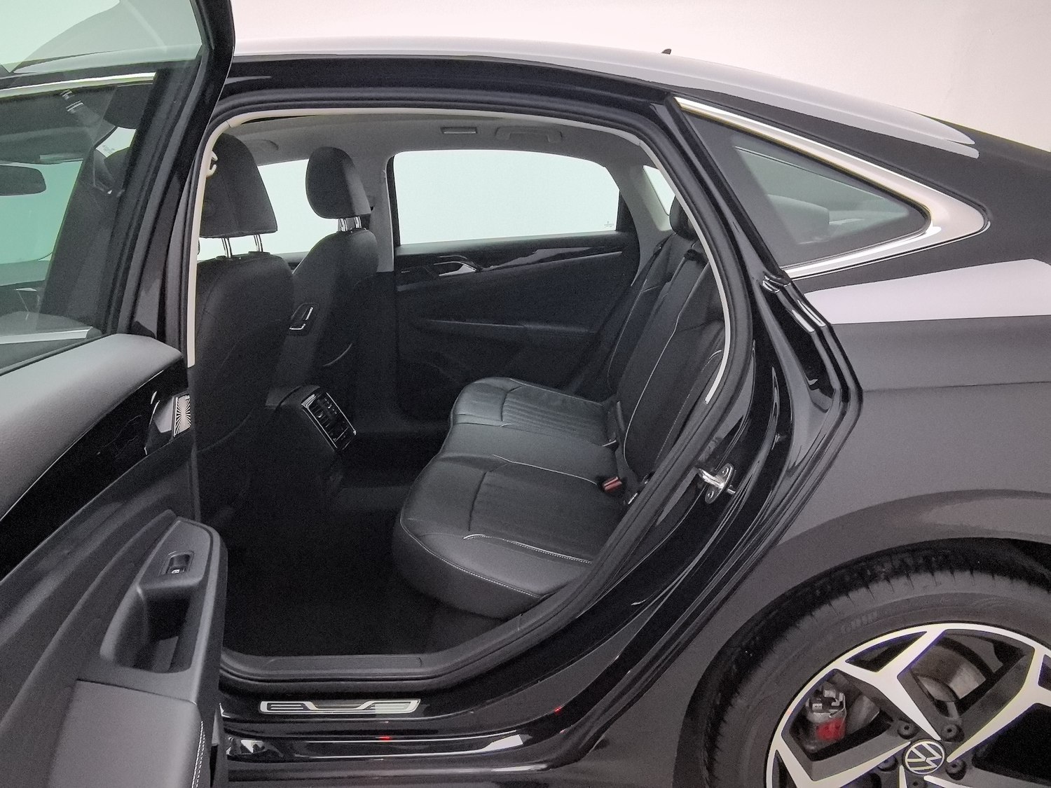 Used Volkswagen Passat 2023 2.0 AT