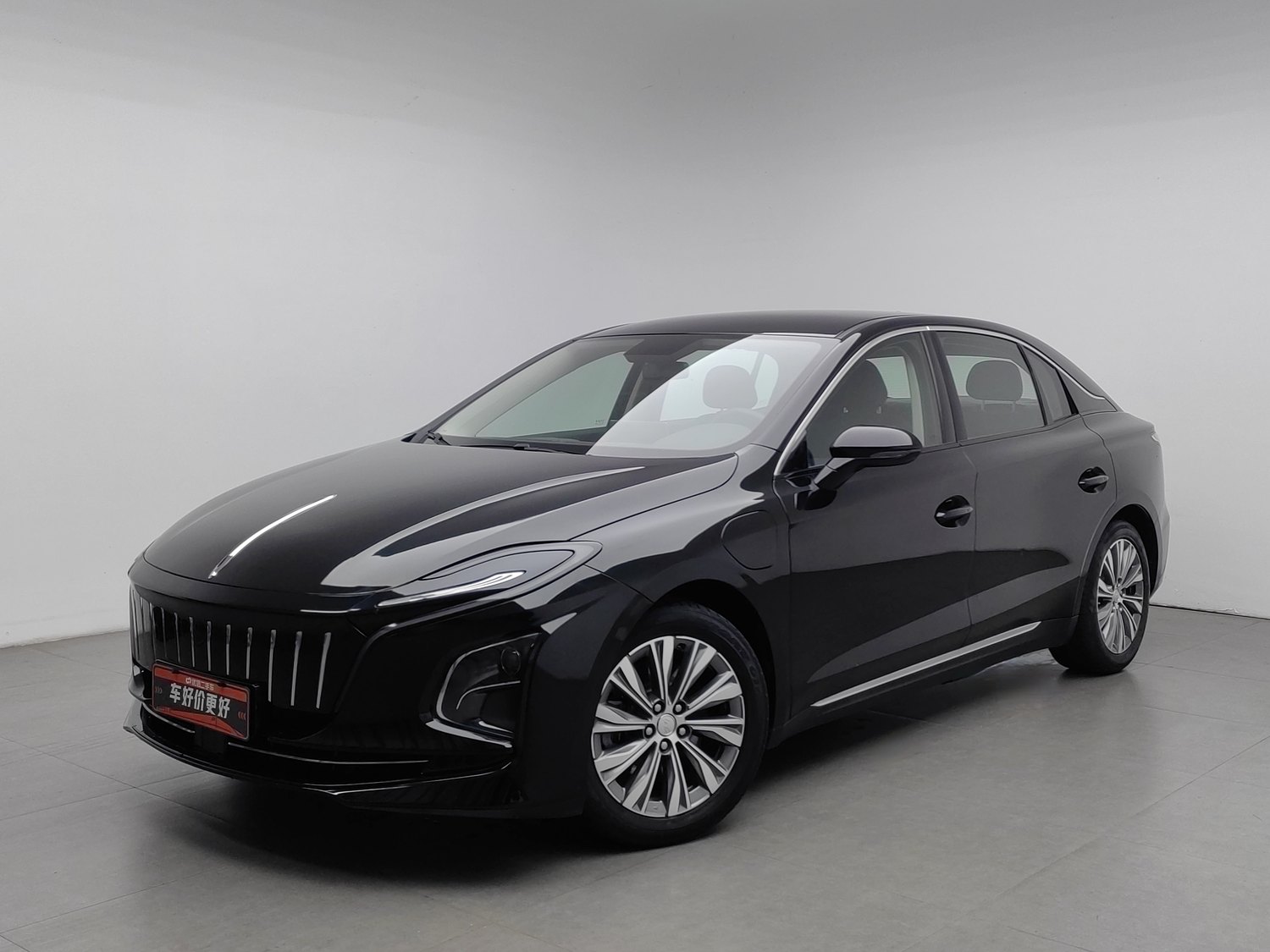 Used Hongqi E-QM5 2024