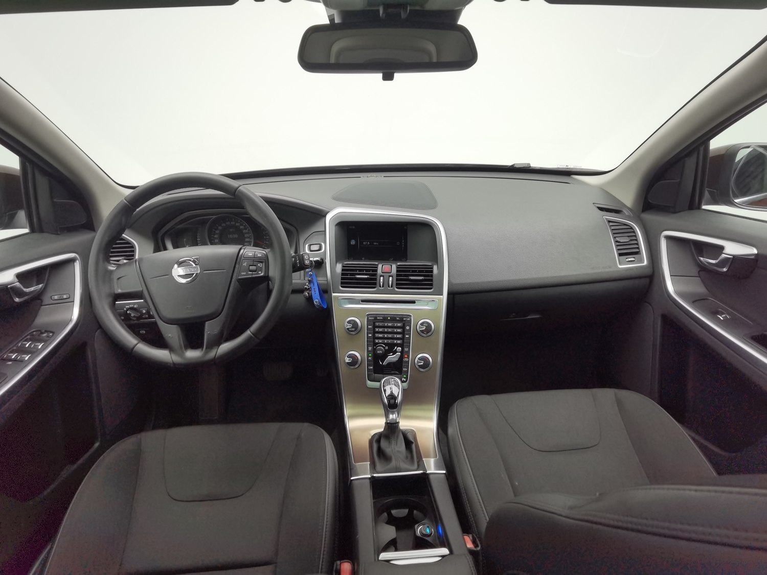 Used Volvo XC60 2016 2.0 AT