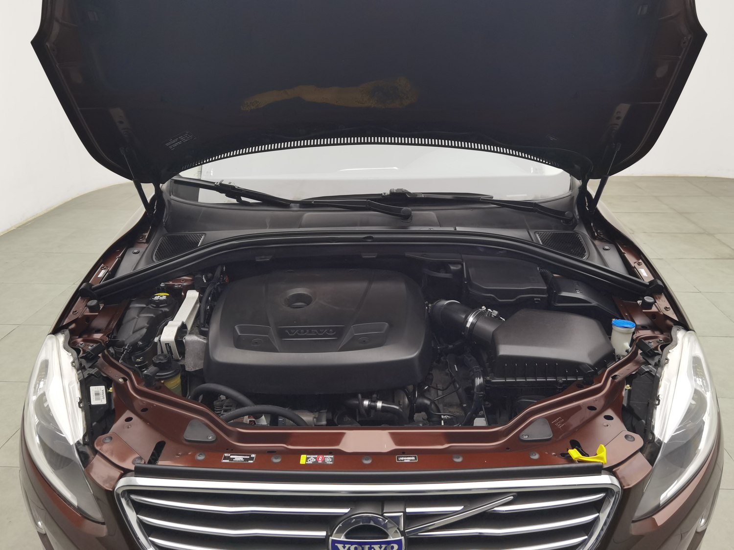 Used Volvo XC60 2016 2.0 AT