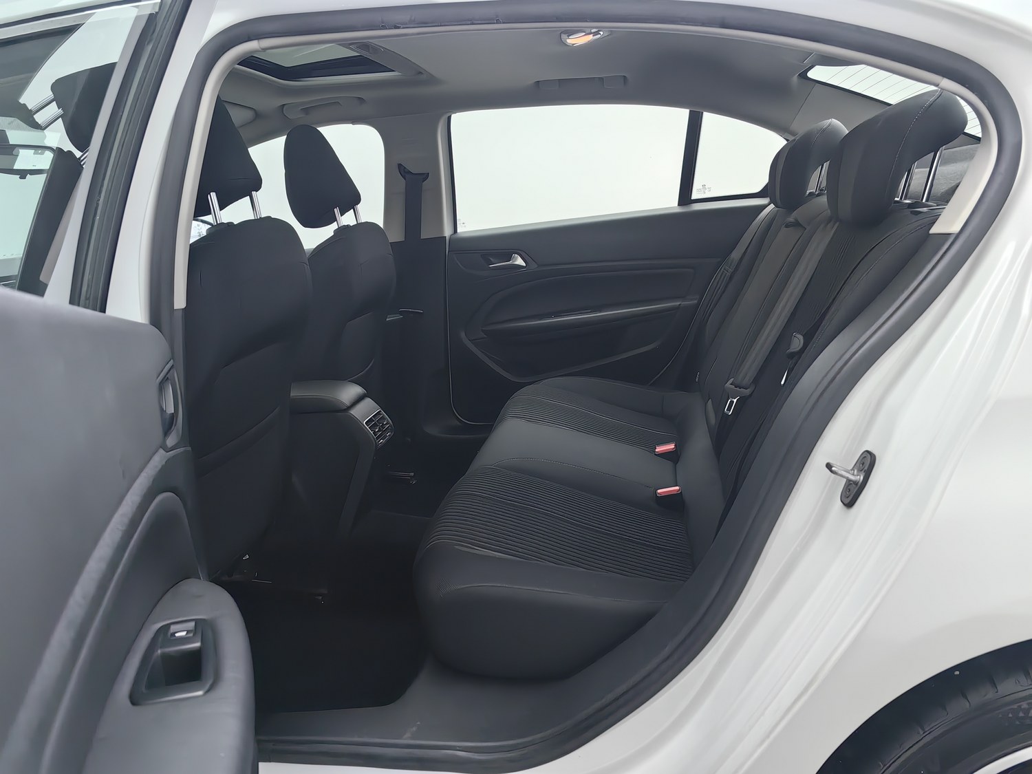 Used Peugeot 408 2016 1.6 AT