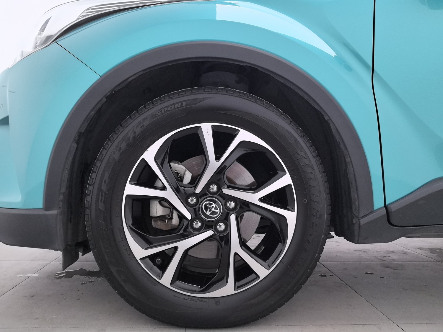 Used Toyota C-HR 2018 2.0 AT