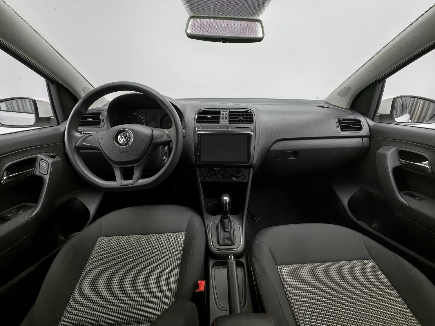 Used Volkswagen Polo 2018 1.5 AT