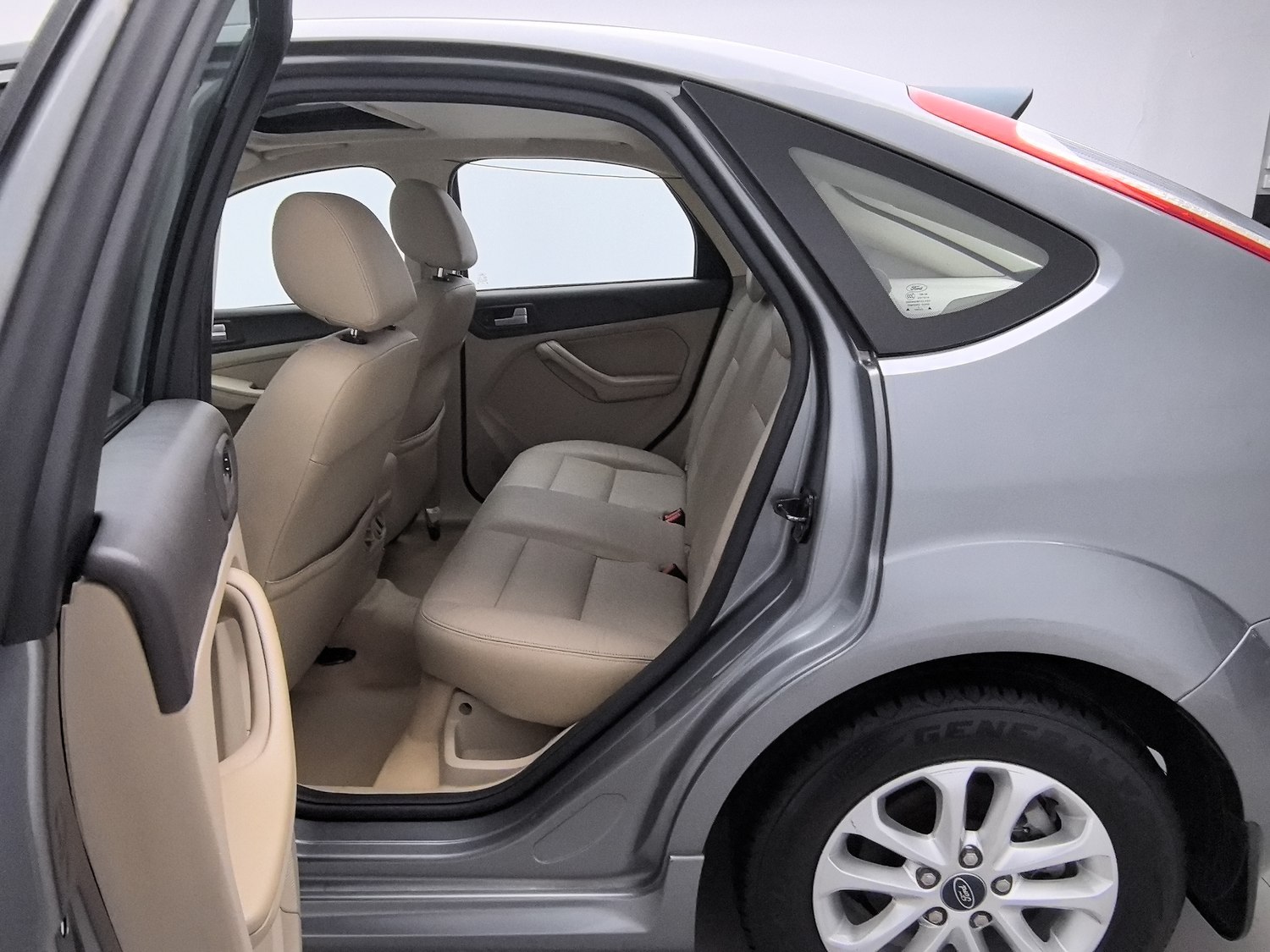 Used Ford Focus 2011 1.8 AT