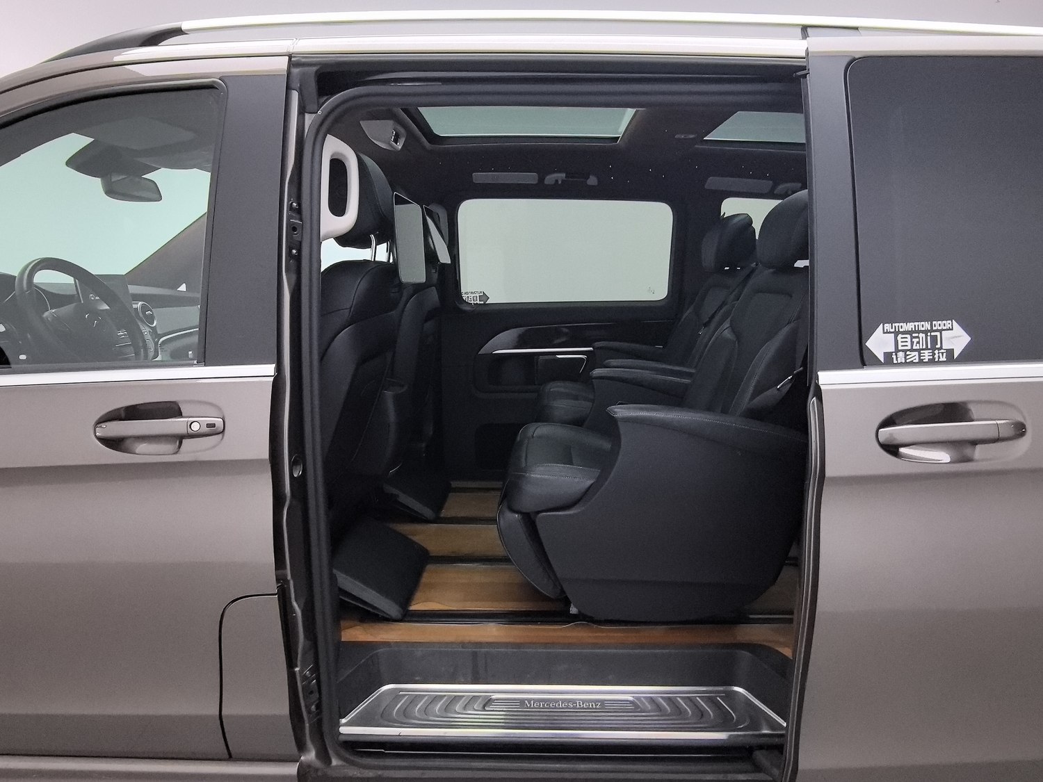 Used Mercedes-Benz V-Class 2017 2.0 AT