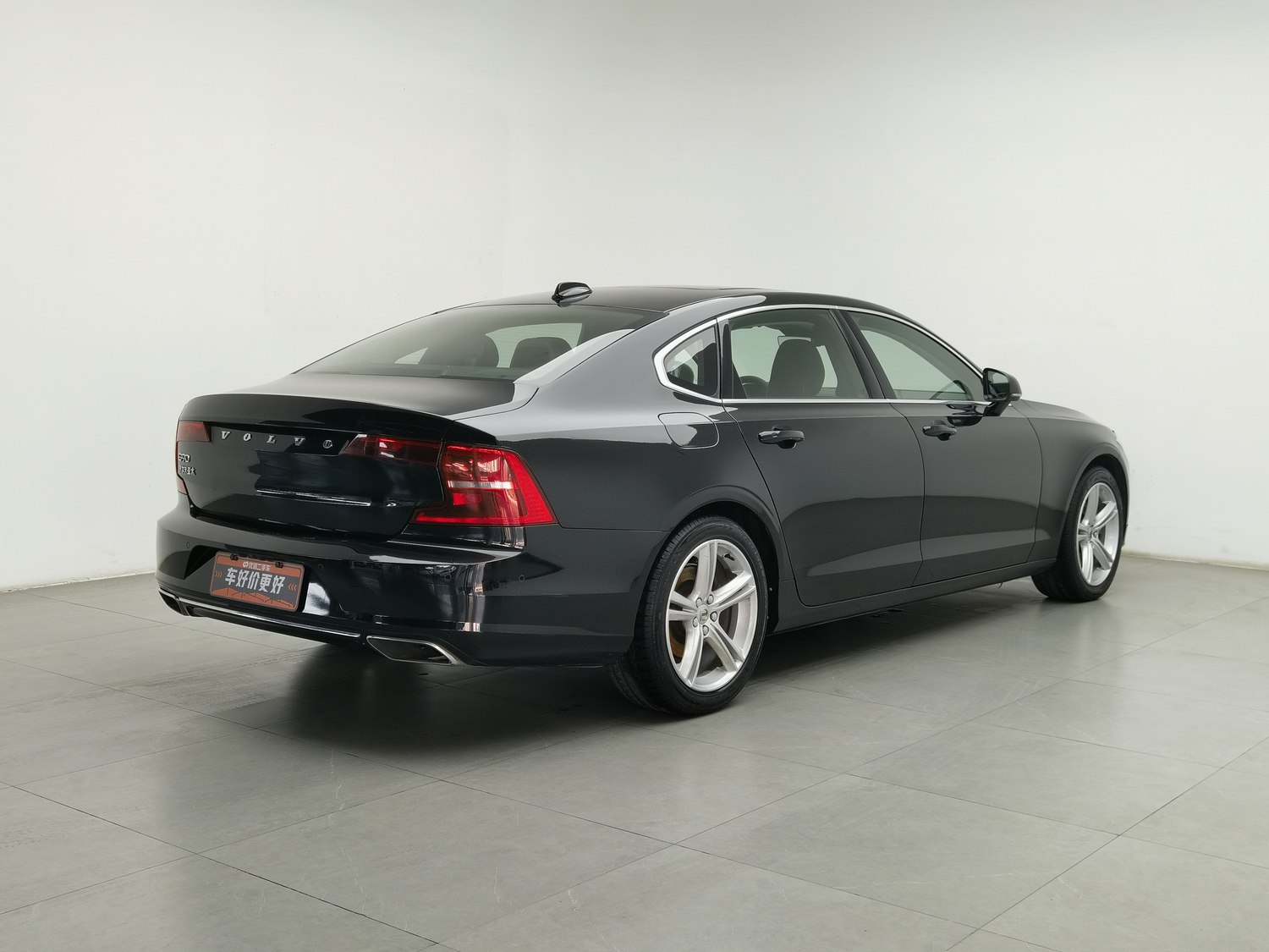 Used Volvo S90 2018 2.0 AT