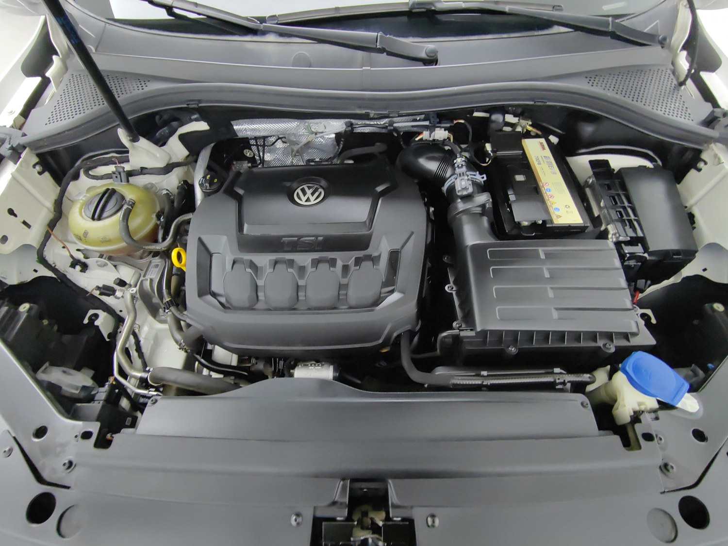 Used Volkswagen Tiguan L 2018 2.0 AT