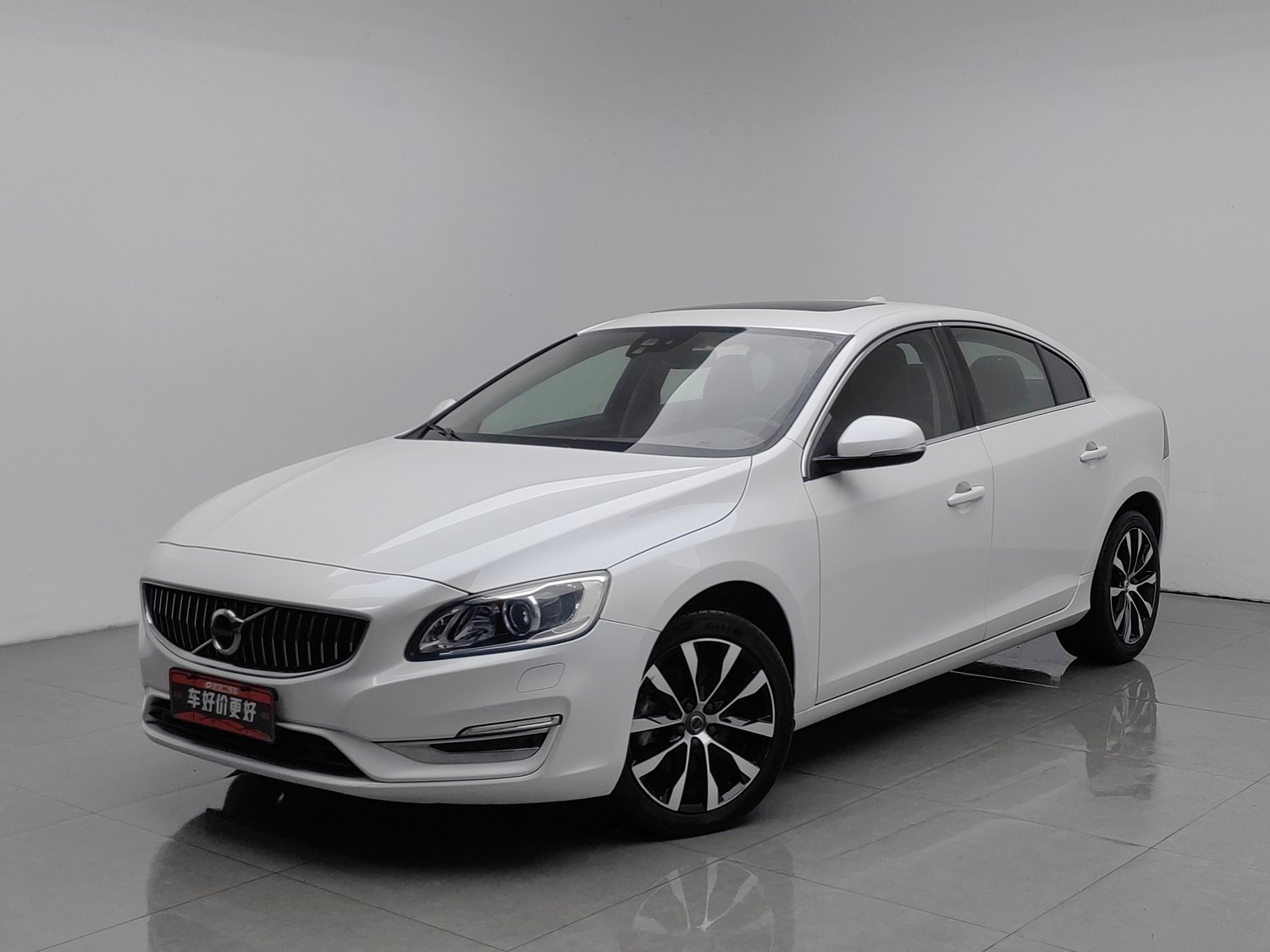 Used Volvo S60 2019 2.0 AT