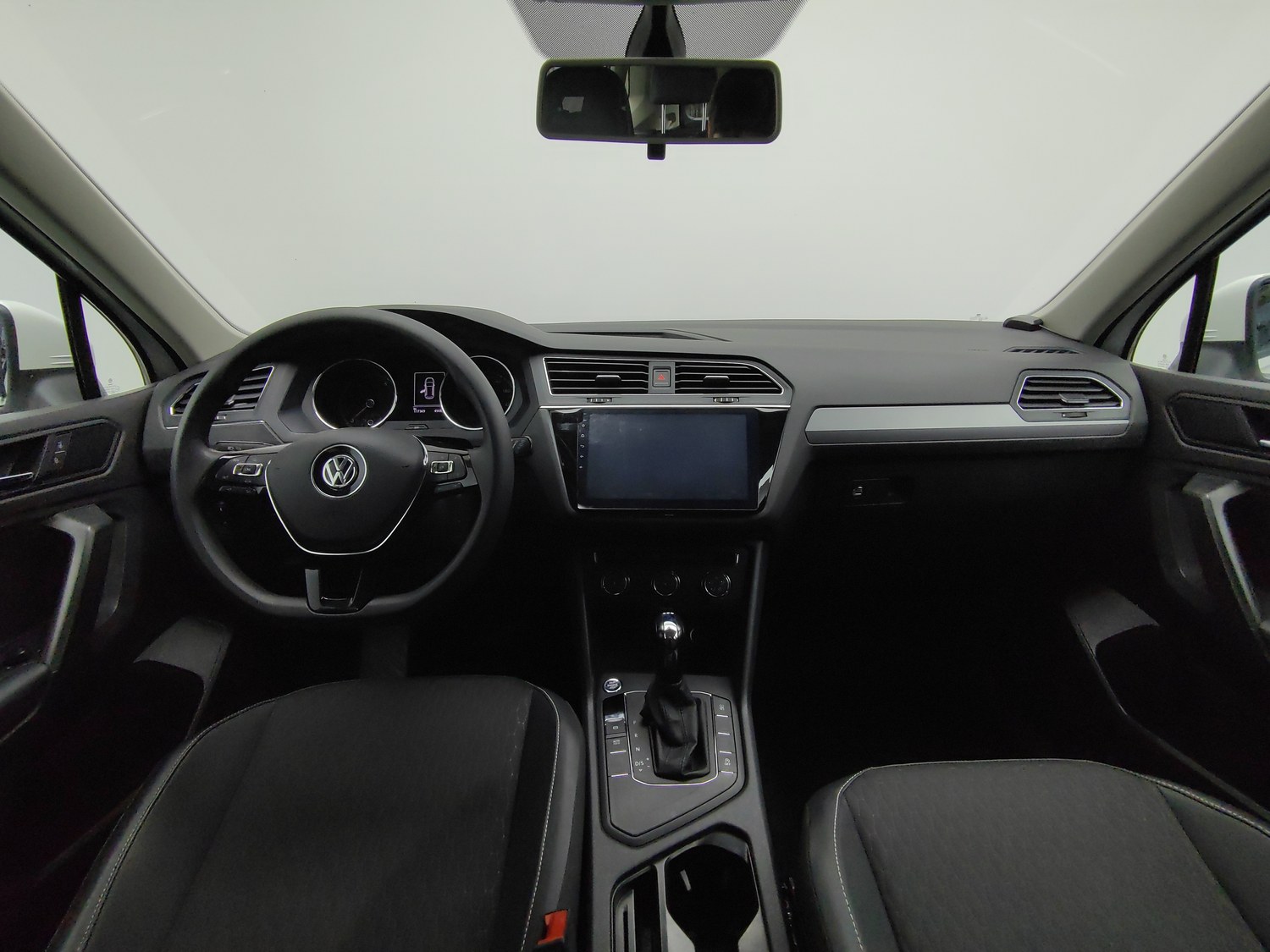 Used Volkswagen Tiguan L 2018 2.0 AT