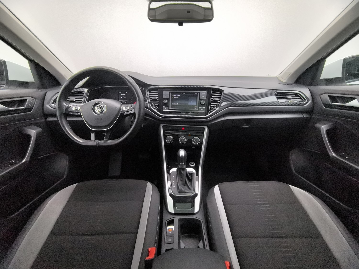 Used Volkswagen T-Roc 2019 1.4 AT