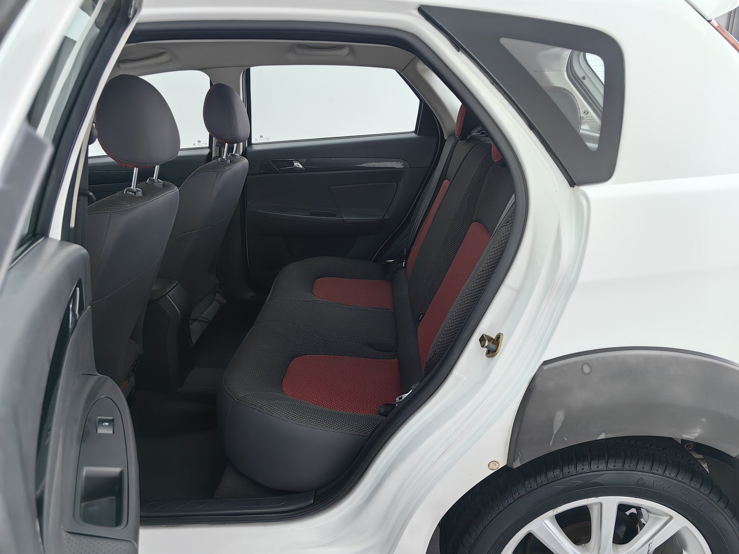 Used Dongfeng Aeolus H30 2013 1.5 MT