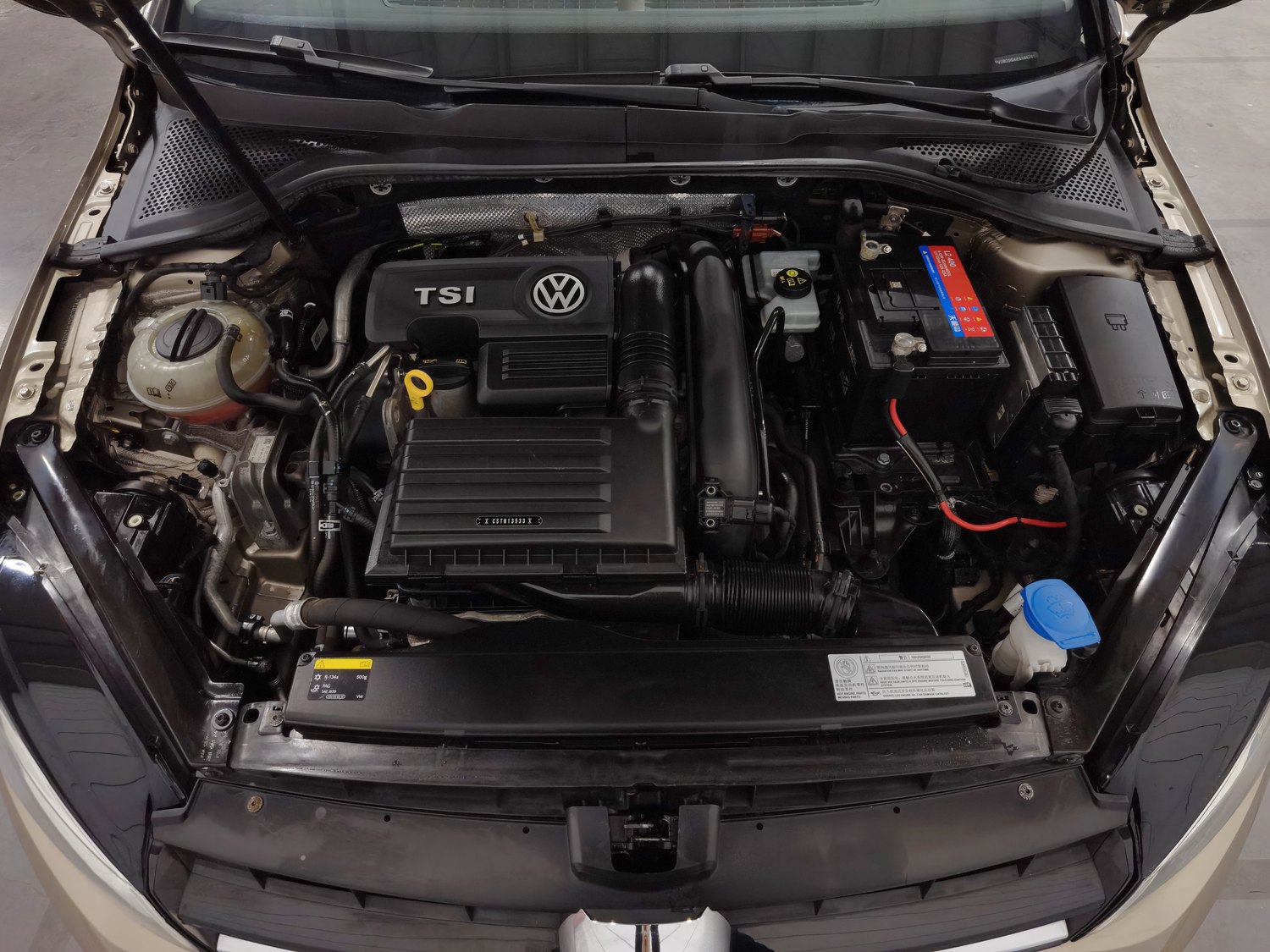 Used Volkswagen Golf 2016 1.4 AT