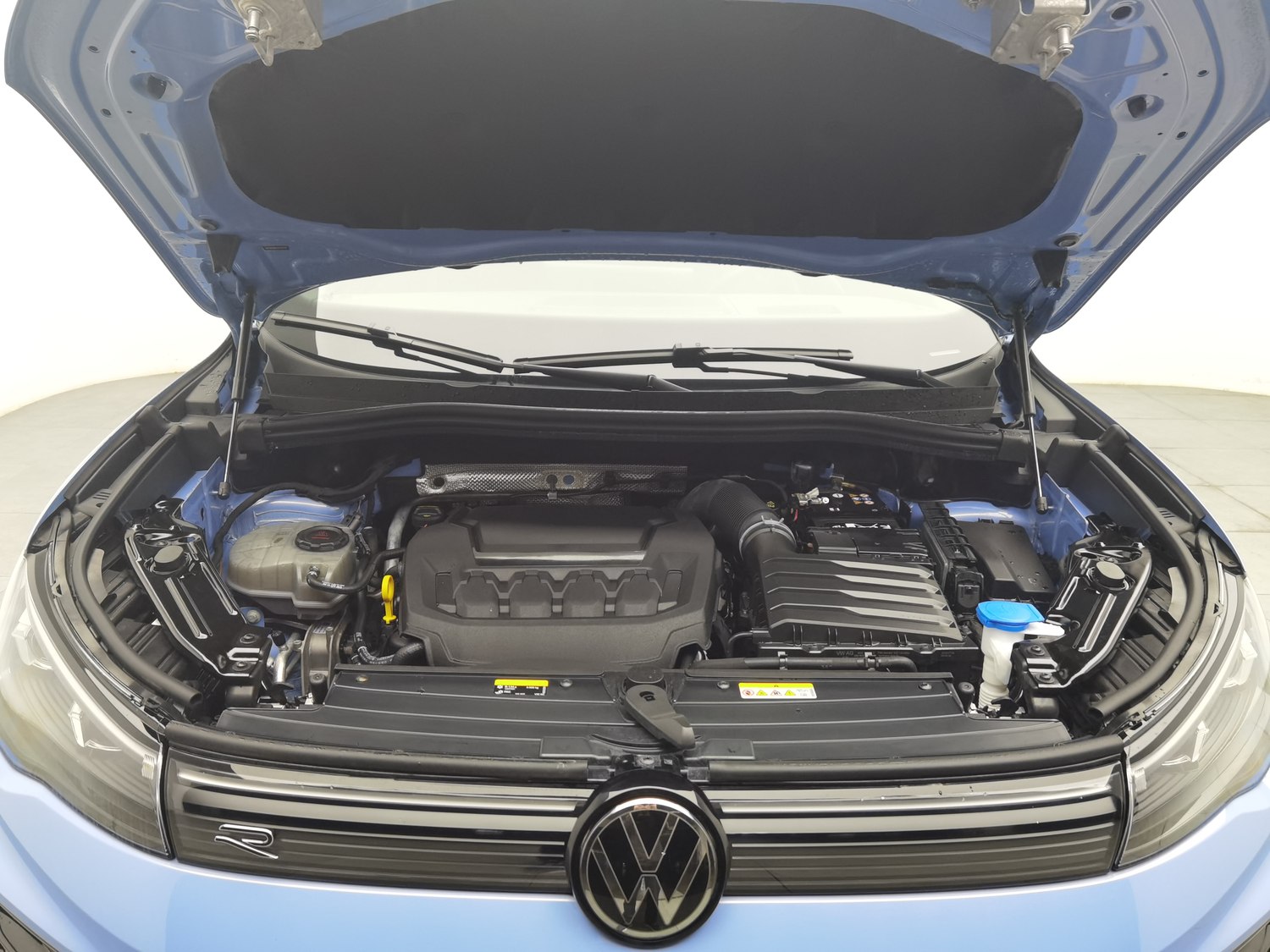 Used Volkswagen Tiguan L 2026 2.0 AT