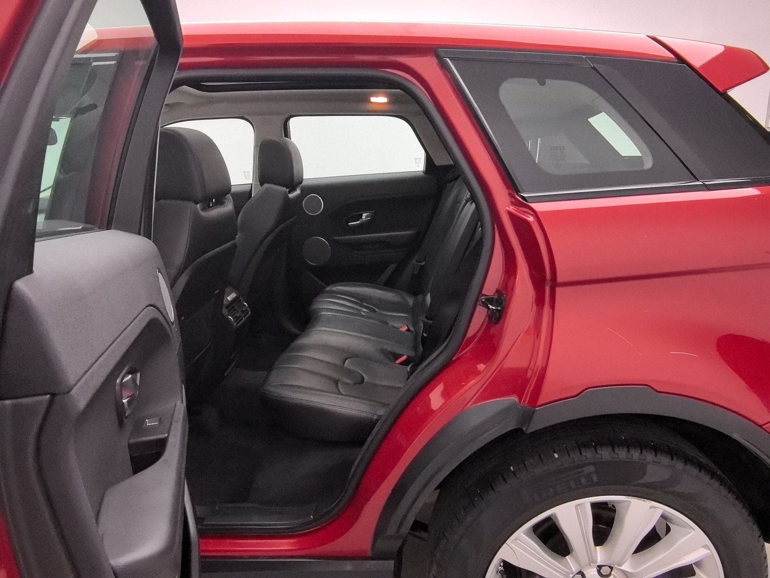 Used Land Rover Range Rover Evoque 2015 2.0 AT