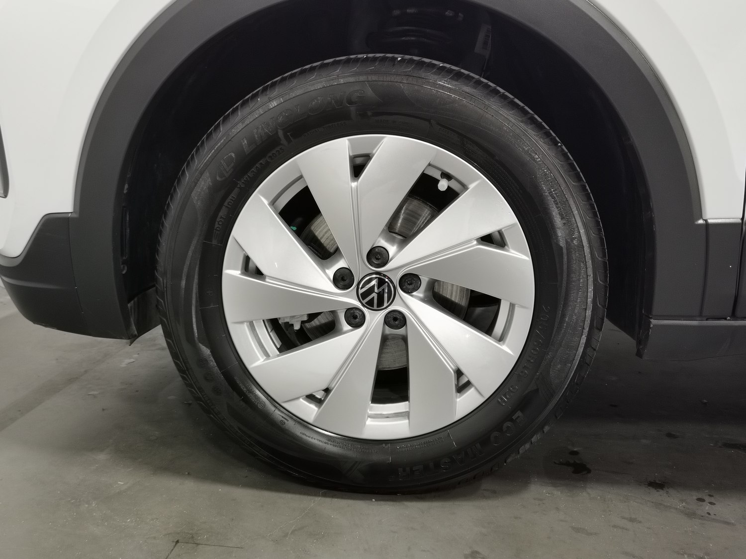 Used Volkswagen Tharu L 2025 1.5 AT