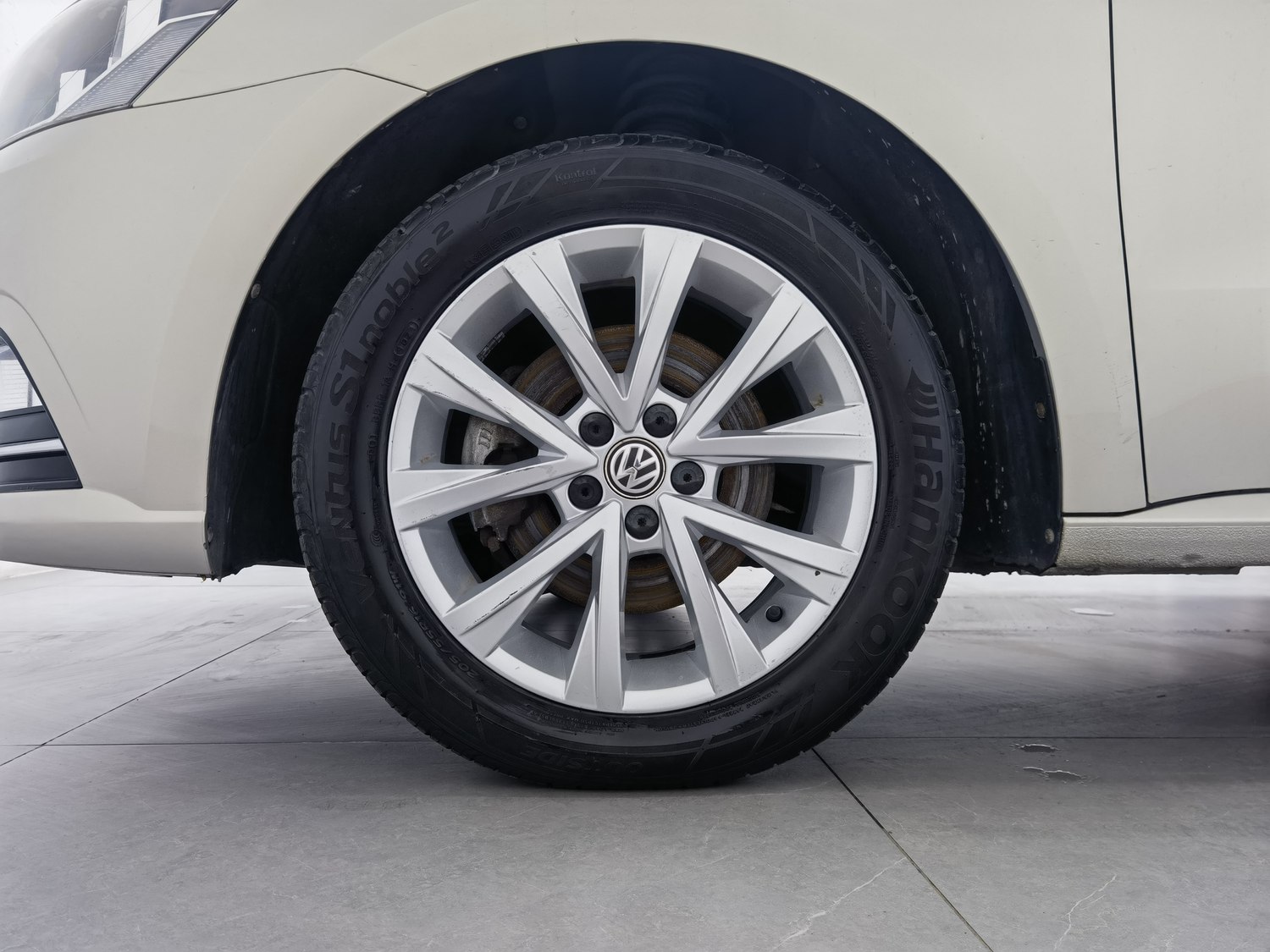 Used Volkswagen Lavida 2015 1.6 AT