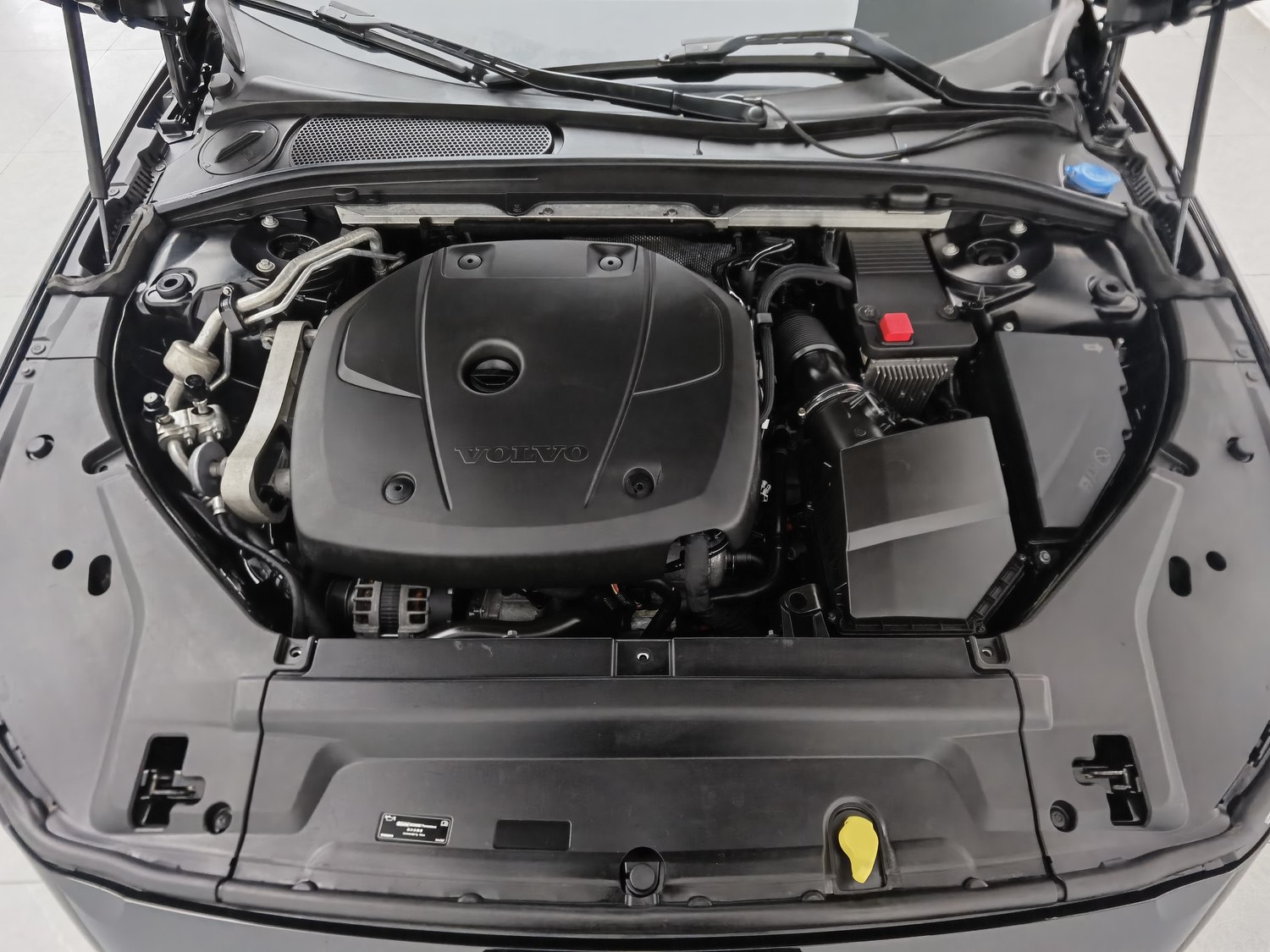 Used Volvo S90 2018 2.0 AT
