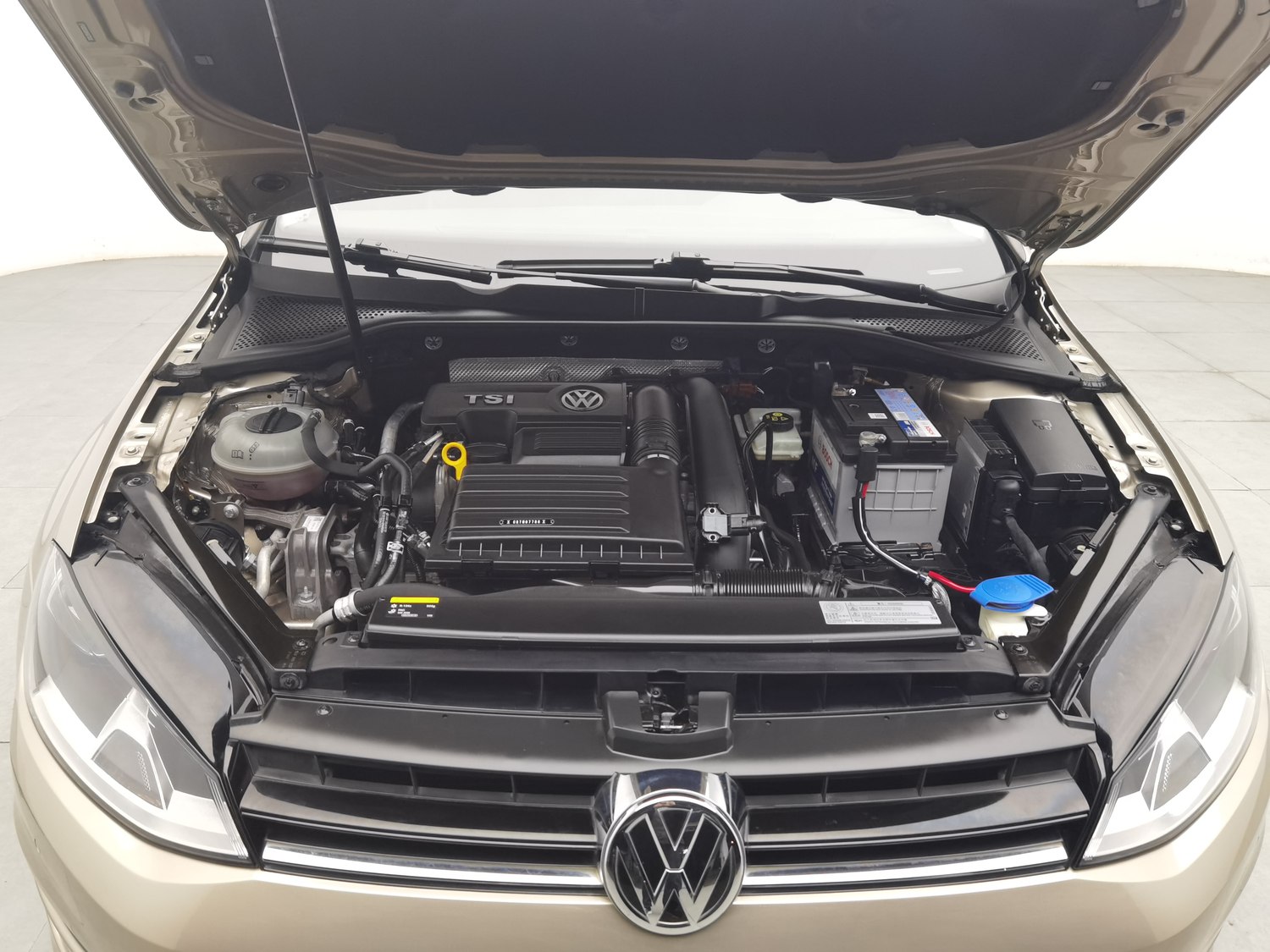 Used Volkswagen Golf 2017 1.4 AT