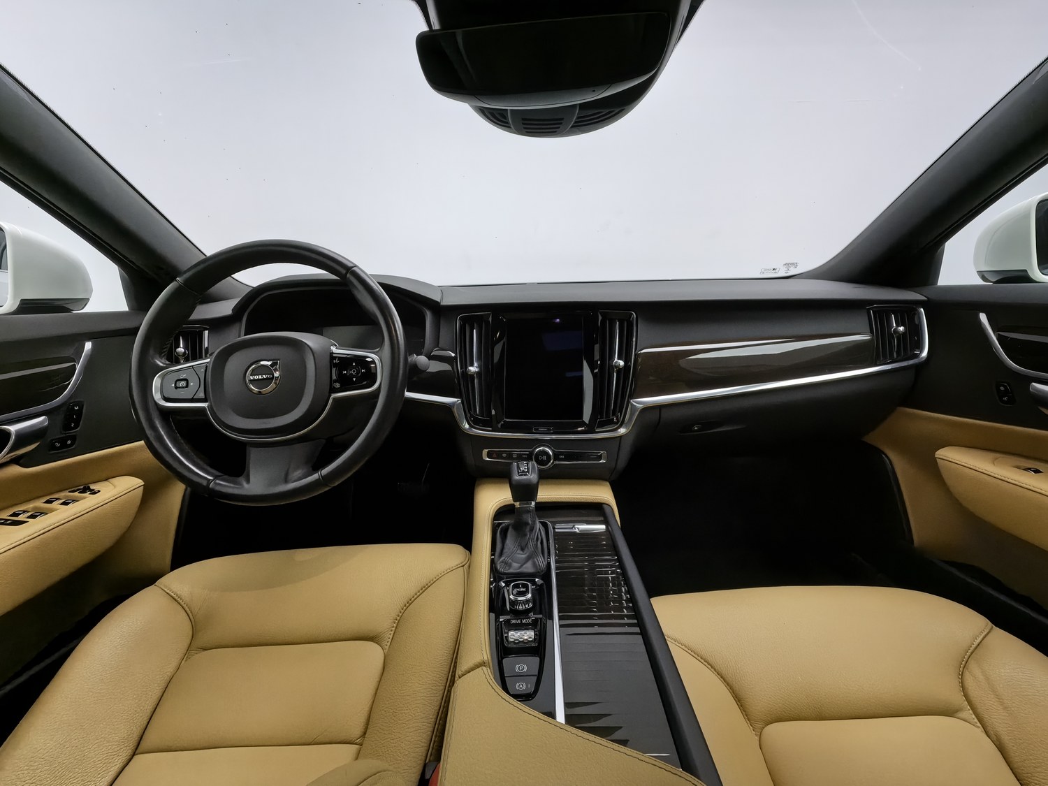 Used Volvo S90 2017 2.0 AT