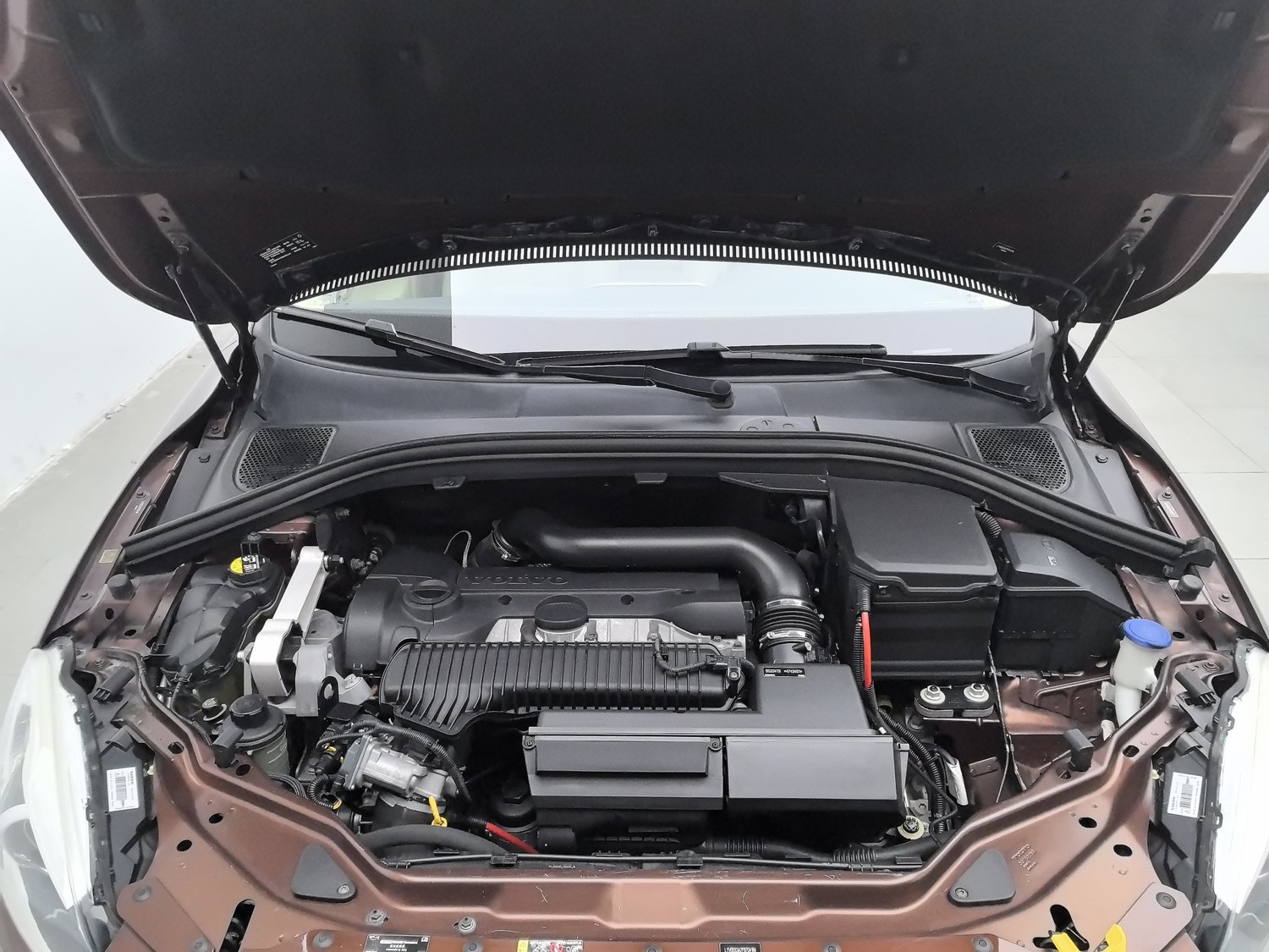 Used Volvo XC60 2015 2.0 AT